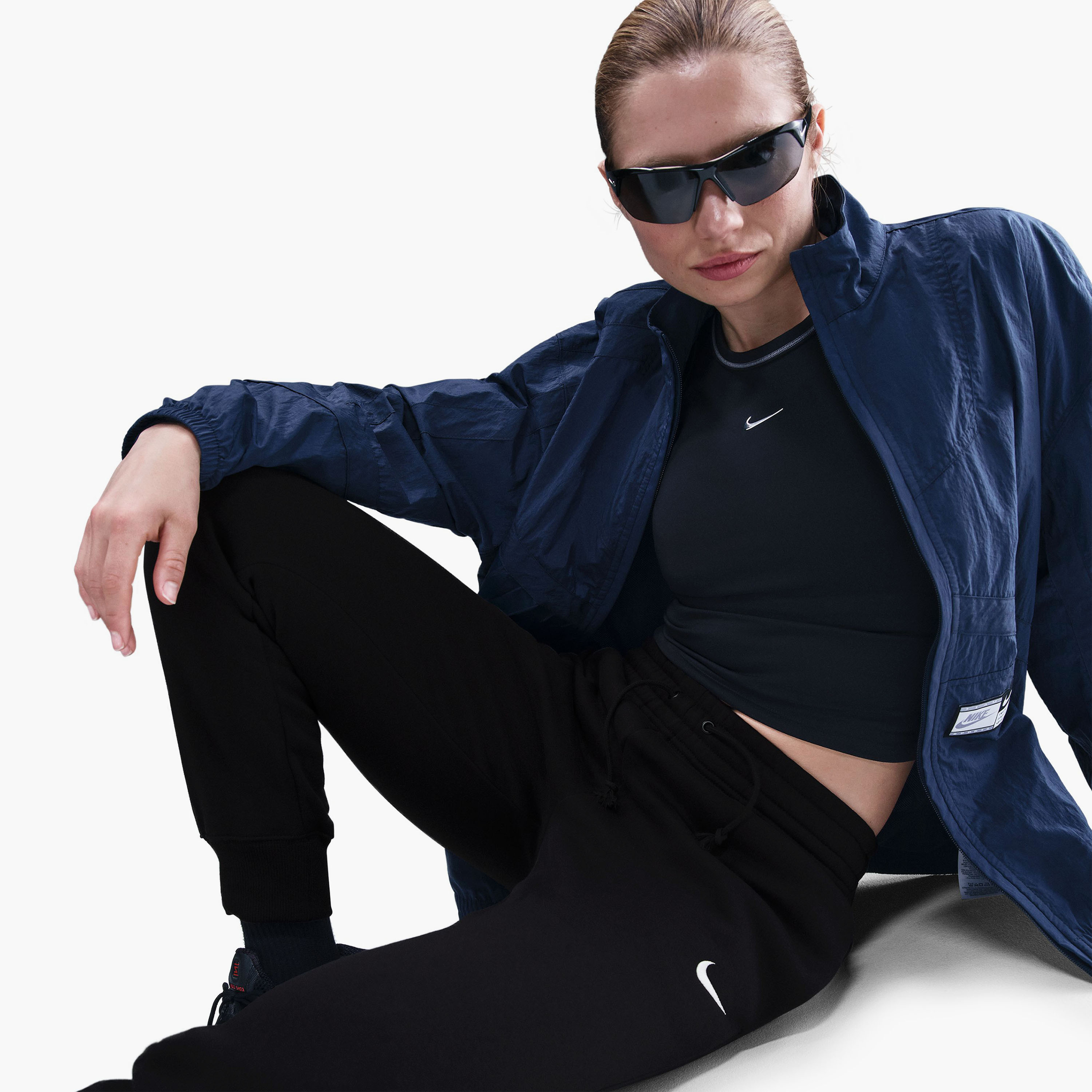 نايكي- بنطال رياضي نسائي من فينيكس فليس بخصر متوسط ​​NKFZ7626 | OE-women-clothing-bottoms-joggers-image-4