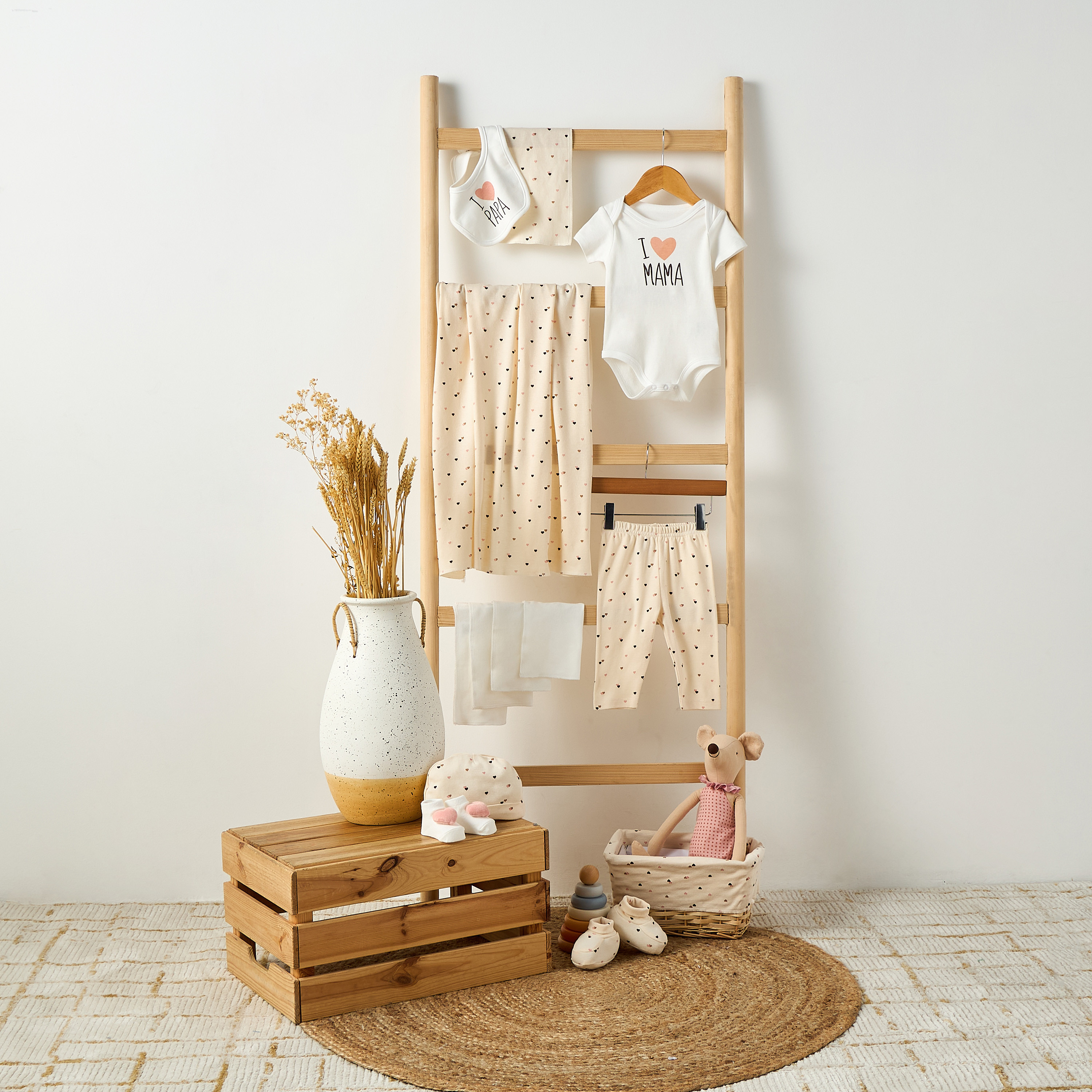 طقم هدايا ملابس 12 قطعة بطبعات قلب من جونيورز-baby-girls-clothing-setsandcoords-image-15