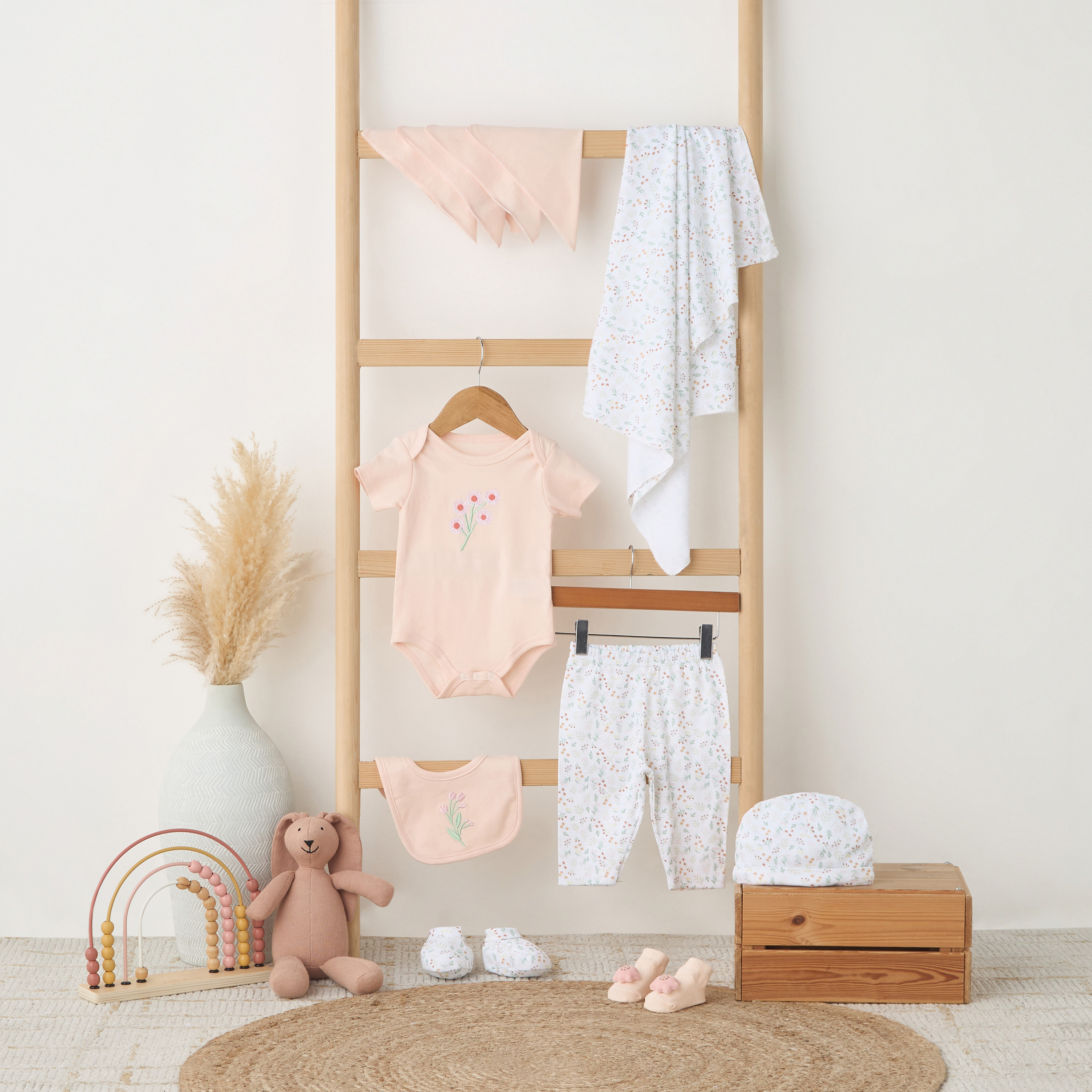 طقم هدايا ملابس 12 قطعة بطبعات زهرية من جونيورز-baby-girls-clothing-setsandcoords-image-17