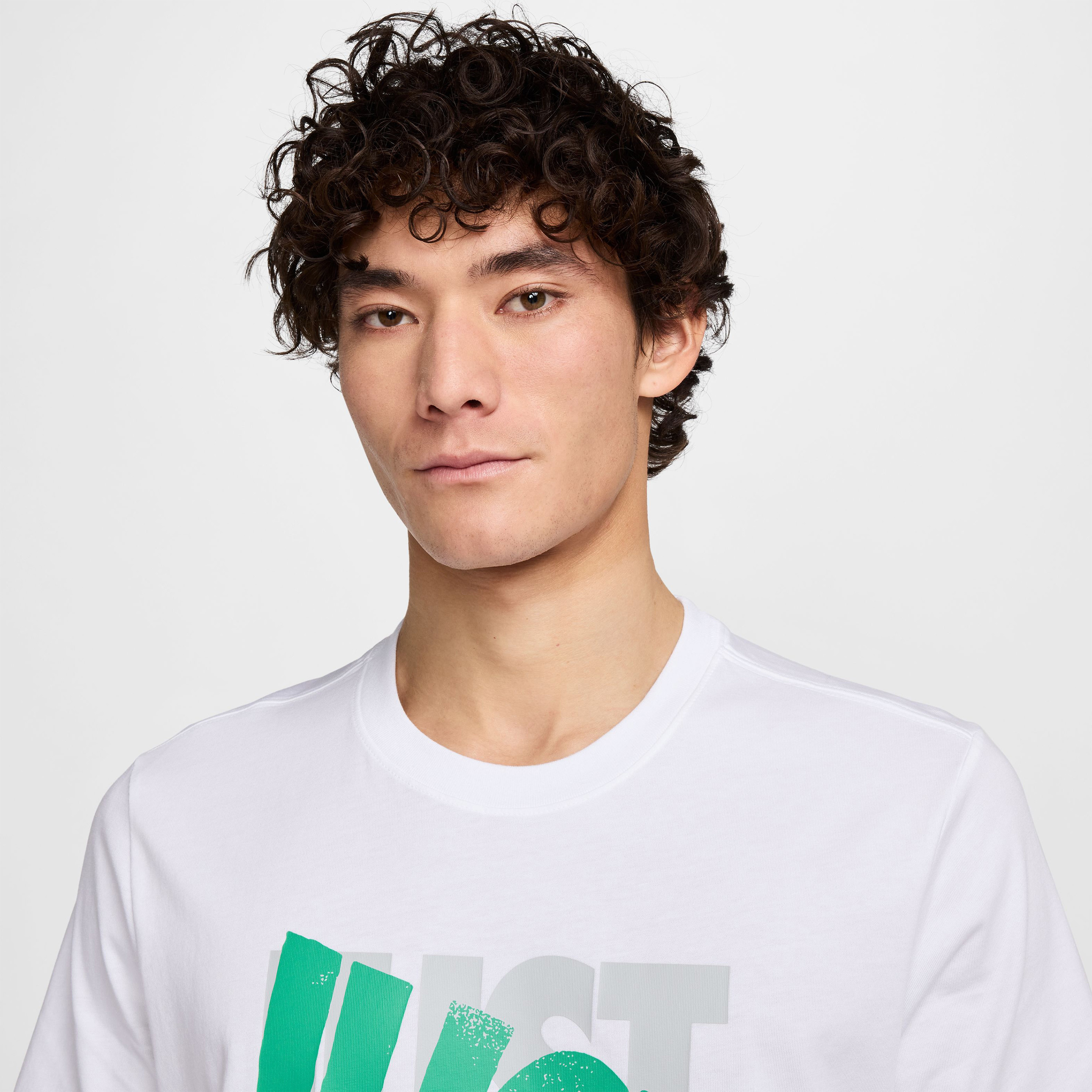Nike Men's Sportswear T-Shirt NKHJ0554 | OE-men-clothing-sportswearandactivewear-tshirtsandpolos-image-4