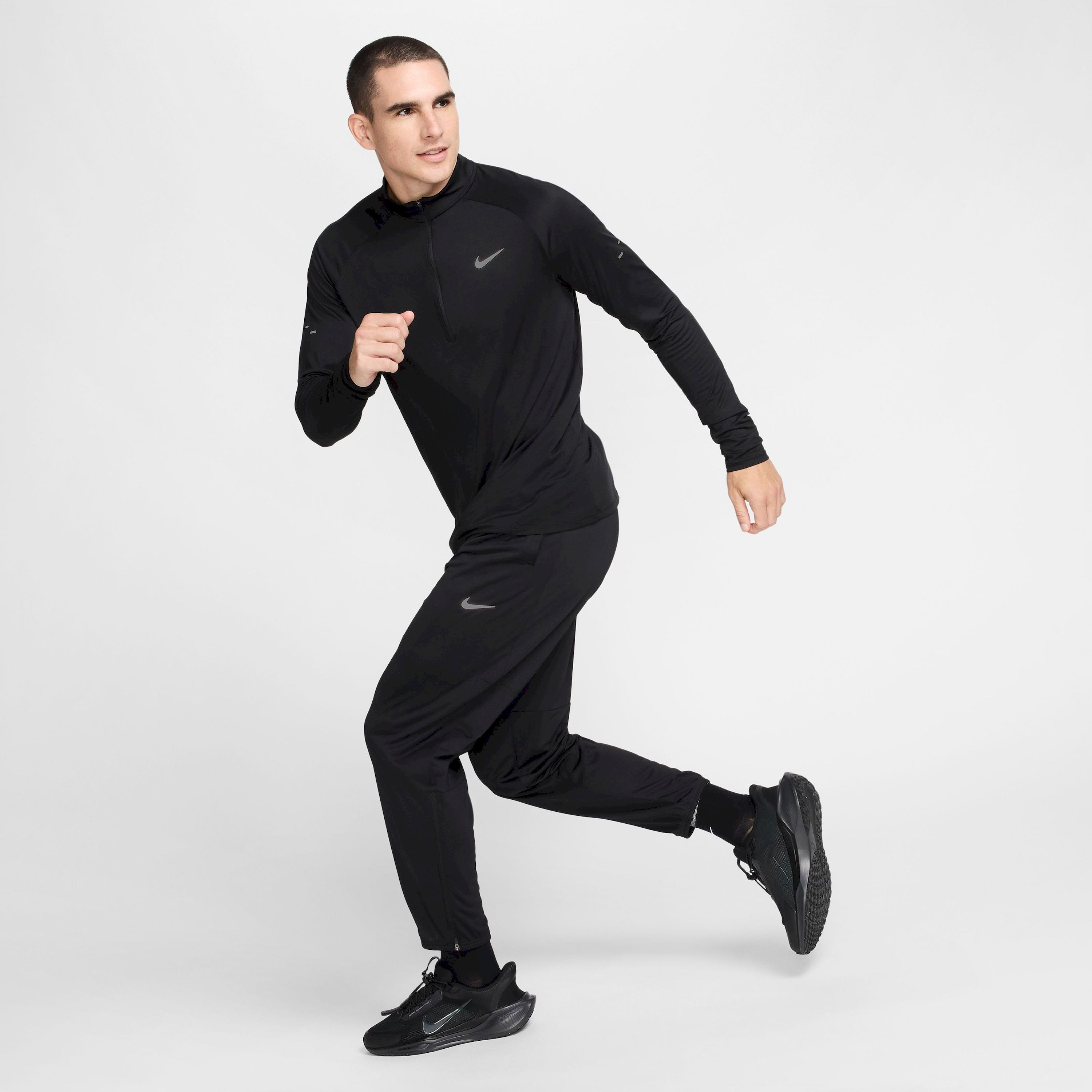 Nike Men's Challenger Dri-FIT Running Pants NKHJ3590 | OE-men-clothing-sportswearandactivewear-bottoms-joggers-image-2