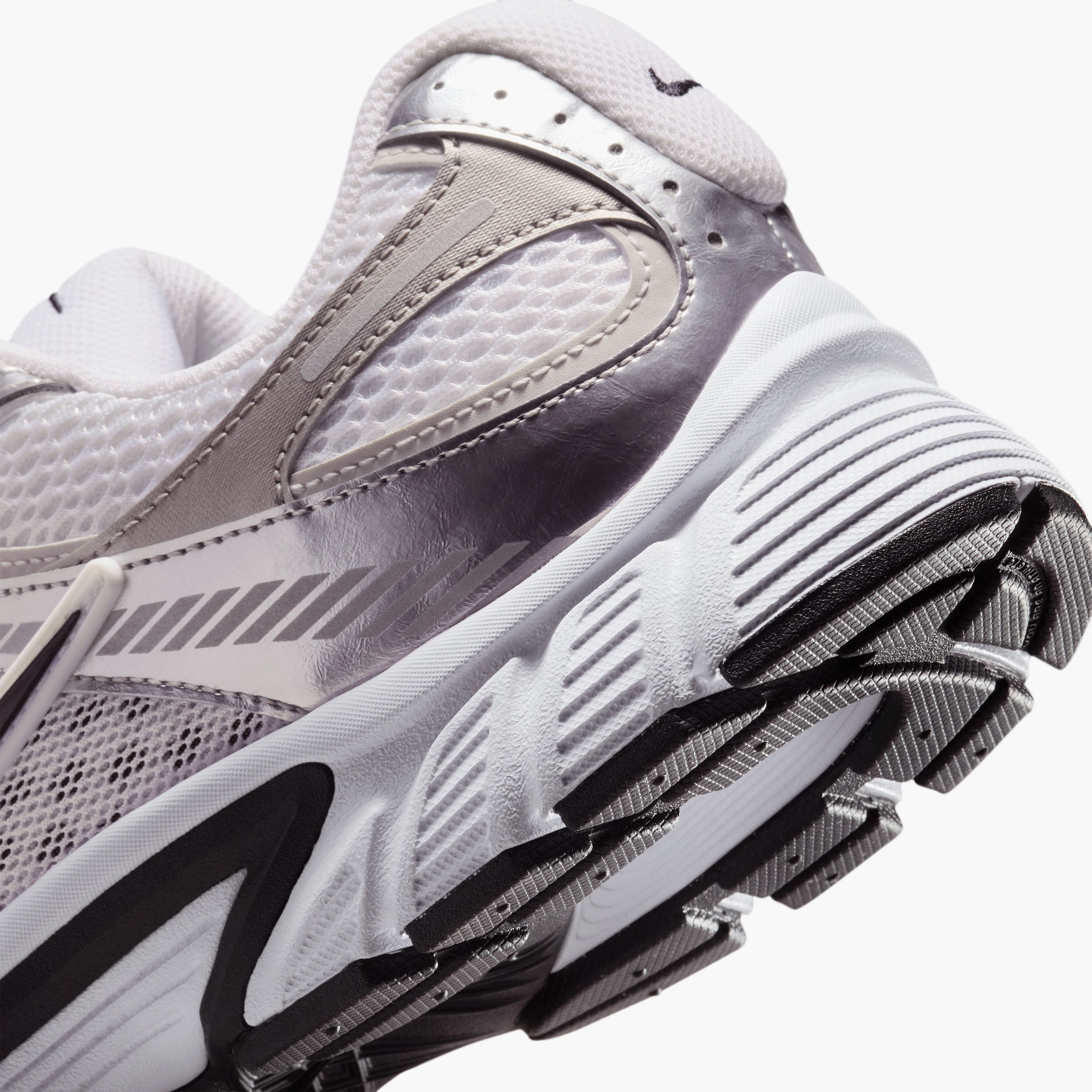 نايكي- حذاء رياضي رجالي V5 RNR برباط كاحل منخفض NKHJ5228 | OE-sports-men-shoes-image-19