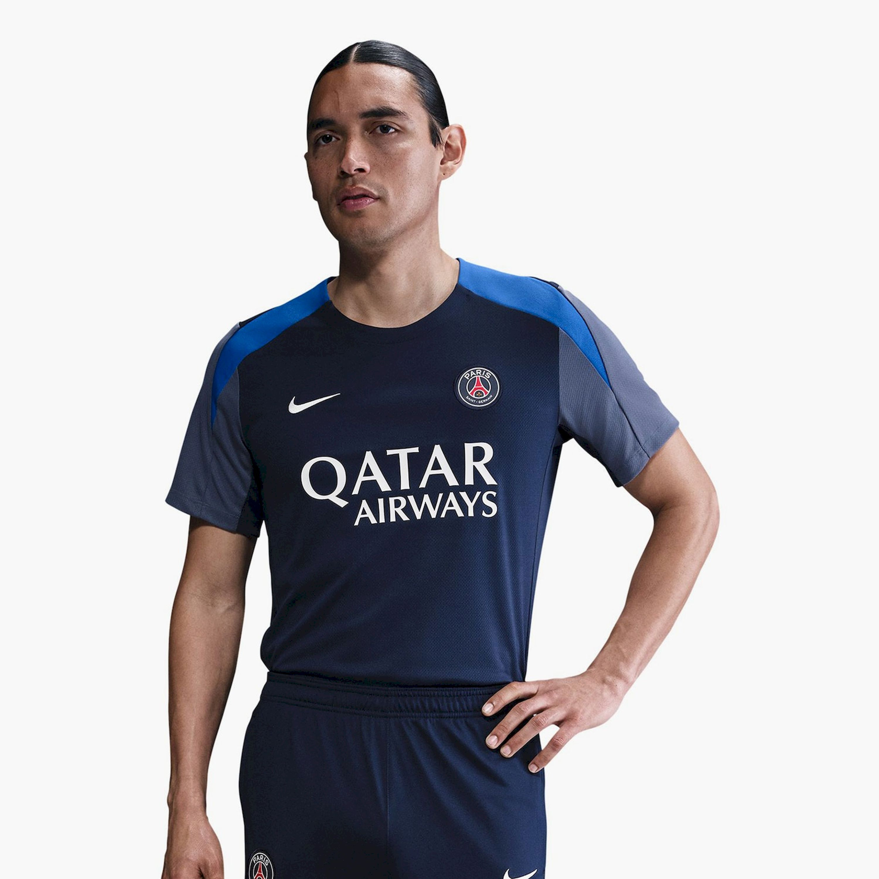 نايكي- بلوزة رجالي بأكمام قصيرة بتقنية Dri-FIT Strike شعار باريس سان جيرمان NKHJ7758 | OE-men-clothing-sportswearandactivewear-tshirtsandpolos-image-1