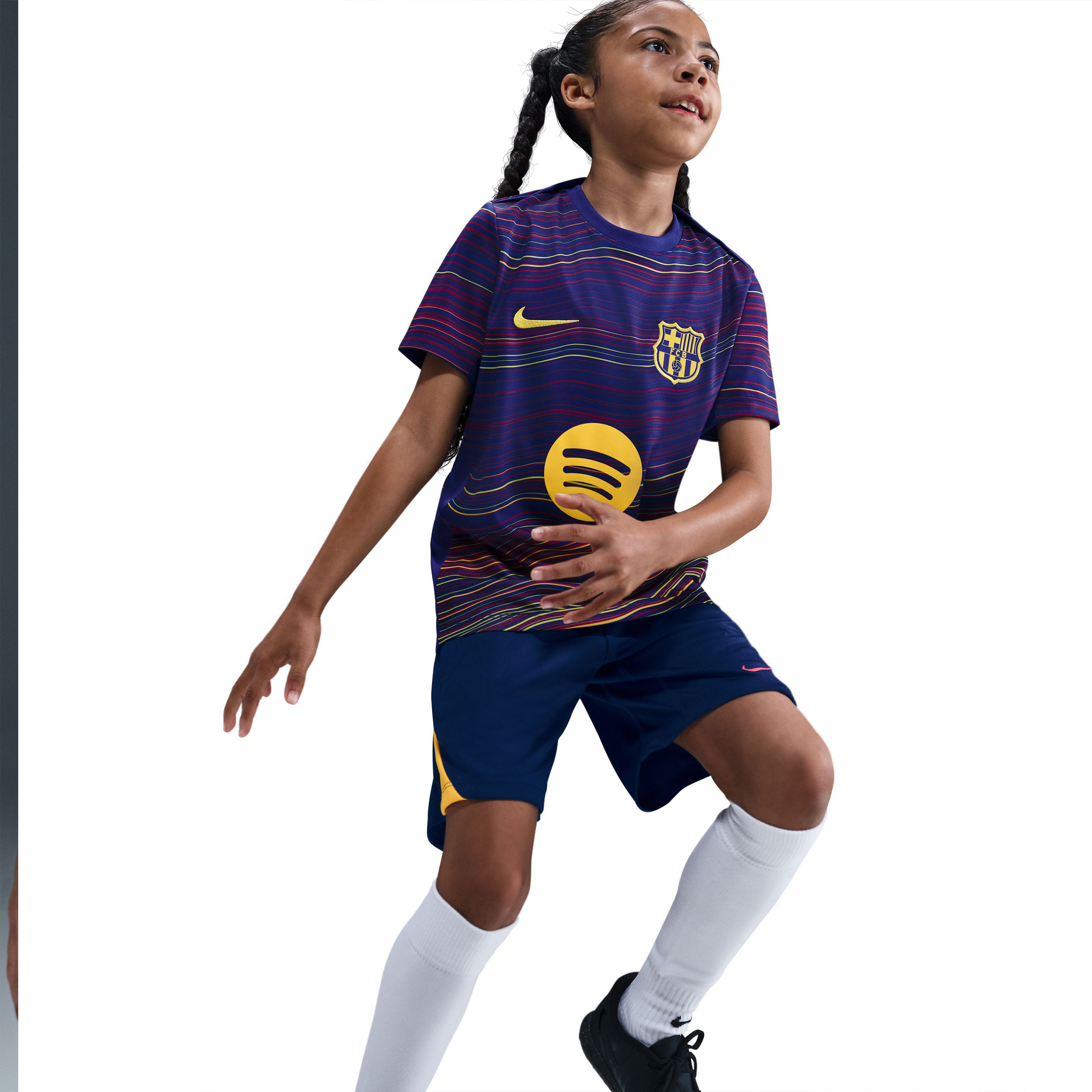 نايكي- بلوزة برشلونة هوم دراي-فت  برو بأكمام قصيرة NKHJ8070 | OE-sports-boys-clothing-tops-image-5