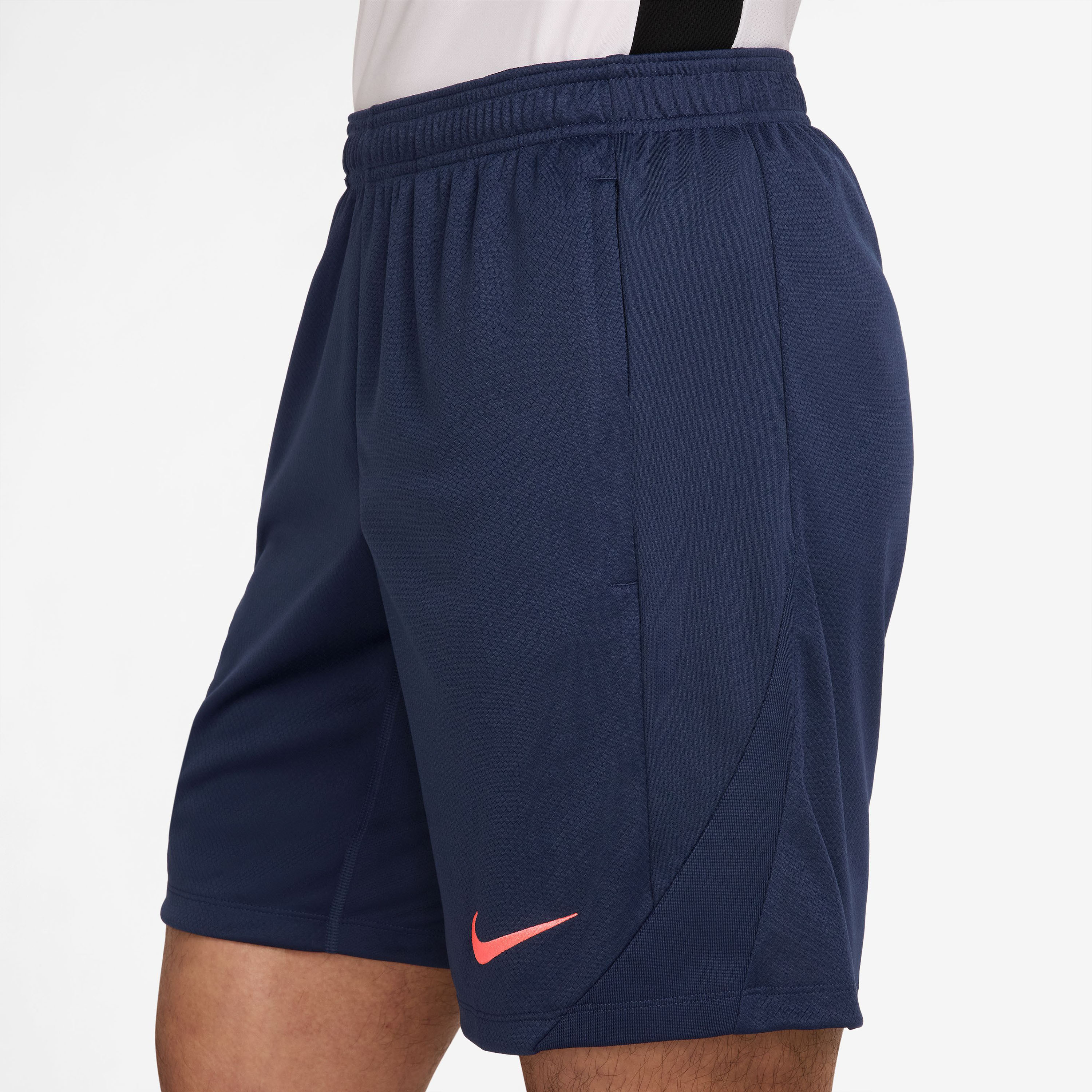 نايكي- 25/26 شورت نادي برشلونة دراي-فت سترايك رجالي NKHM3371 | OE-sports-gear-football-clothing-bottoms-image-2