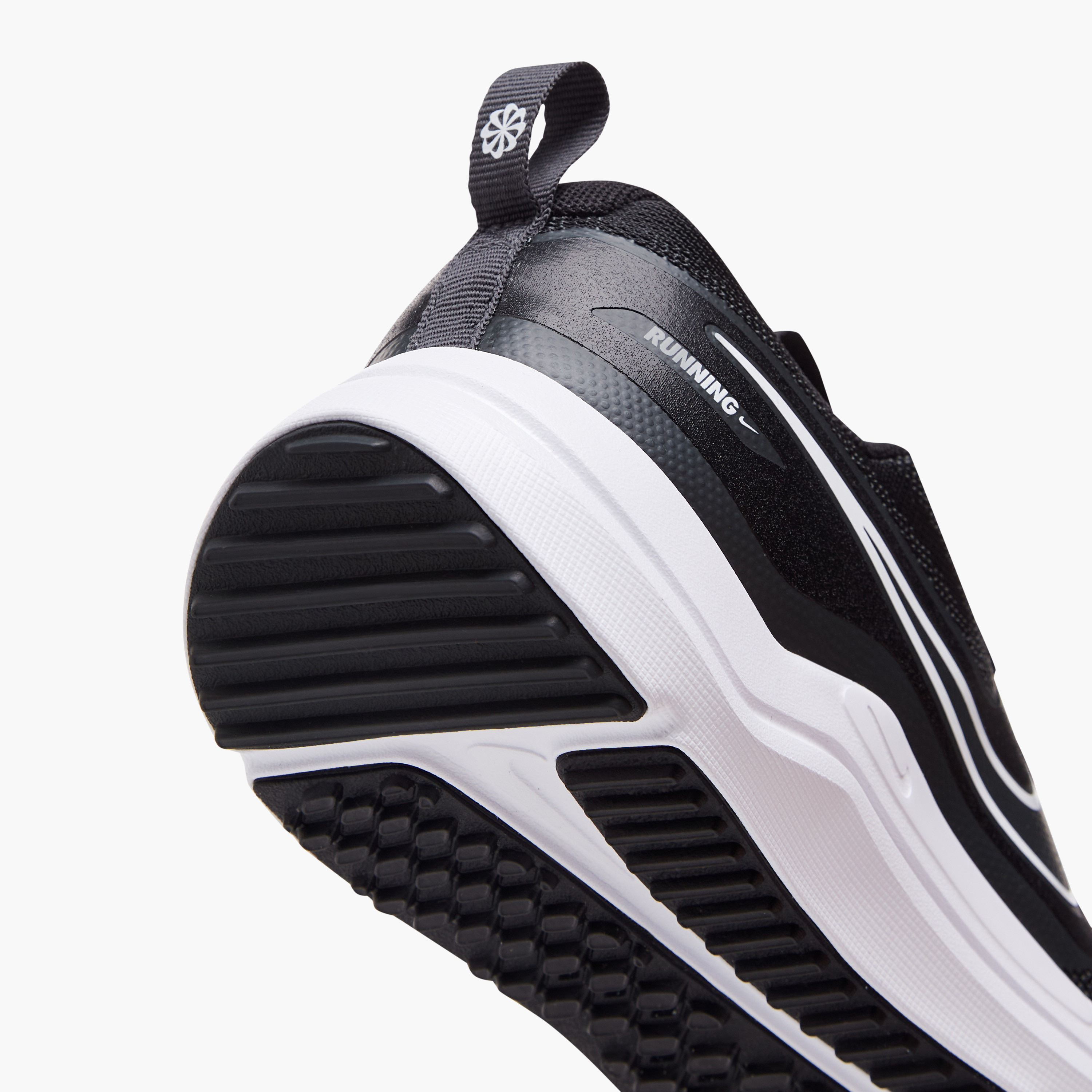 Nike Kids Cosmic Runner Lace-Up Cushioned Sole Running Shoes-girls-shoes-sneakers-image-5