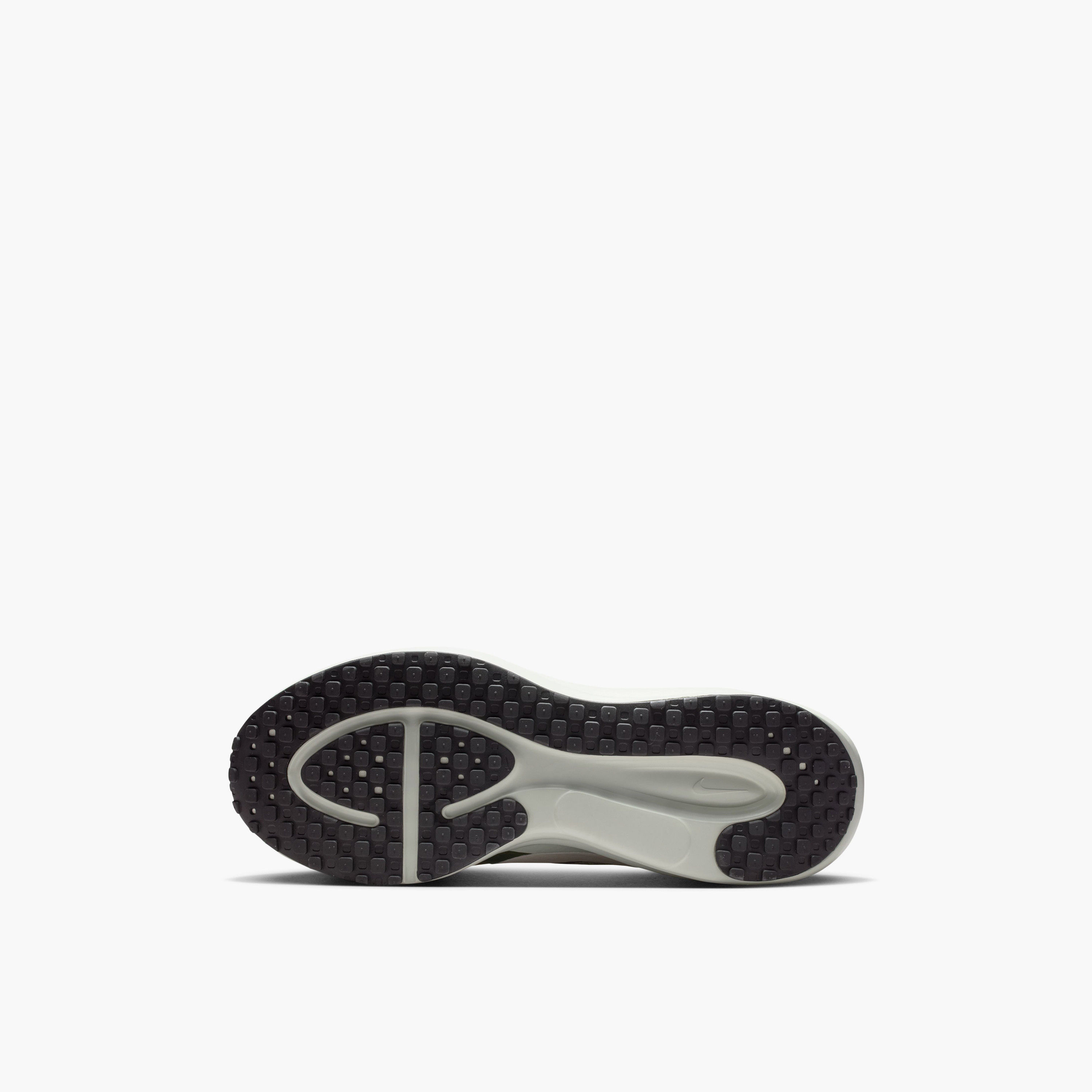 حذاء نايكي ريفوليوشن 8 إيزي أون الرياضي للرجال-sports-men-shoes-image-12