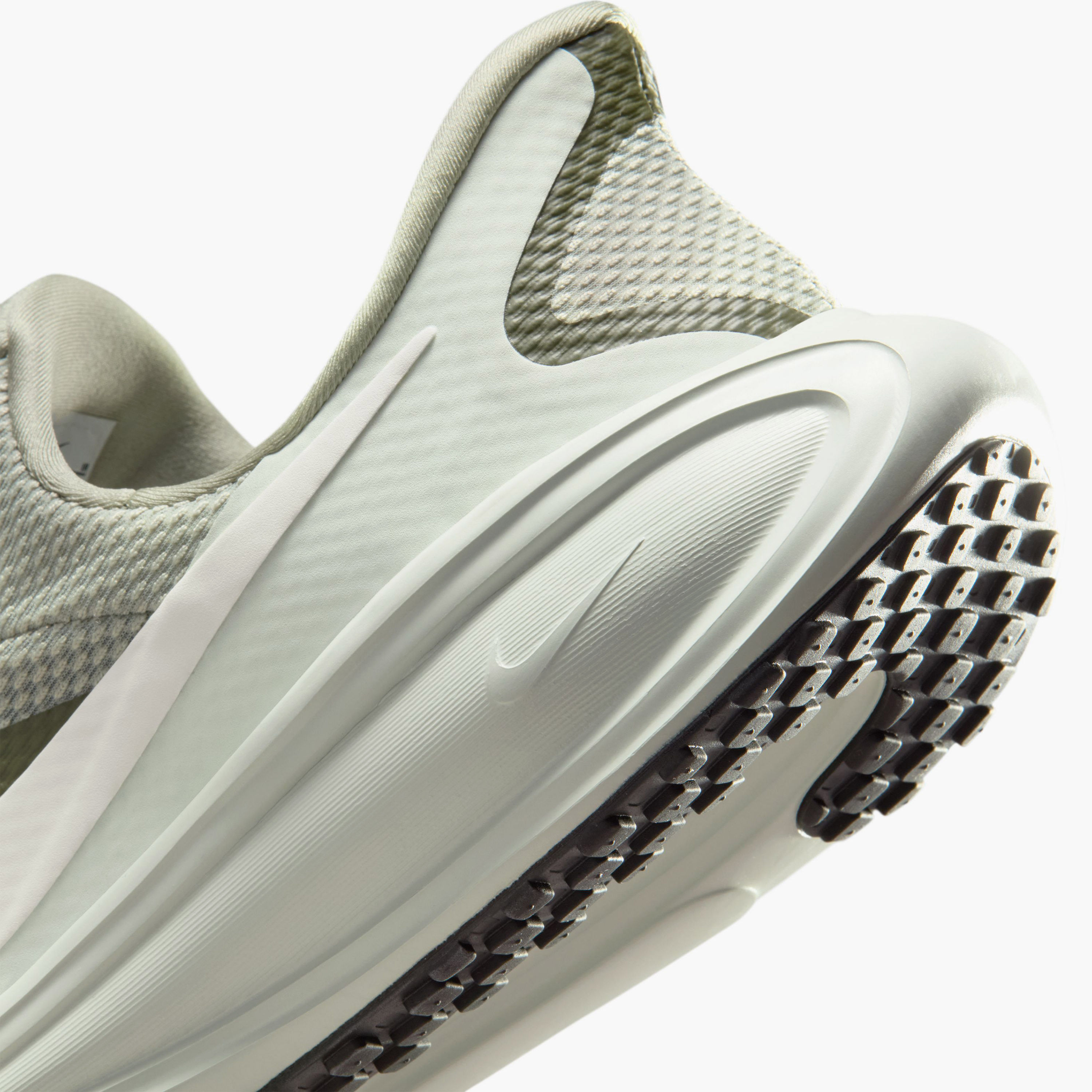 حذاء نايكي ريفوليوشن 8 إيزي أون الرياضي للرجال-sports-men-shoes-image-13