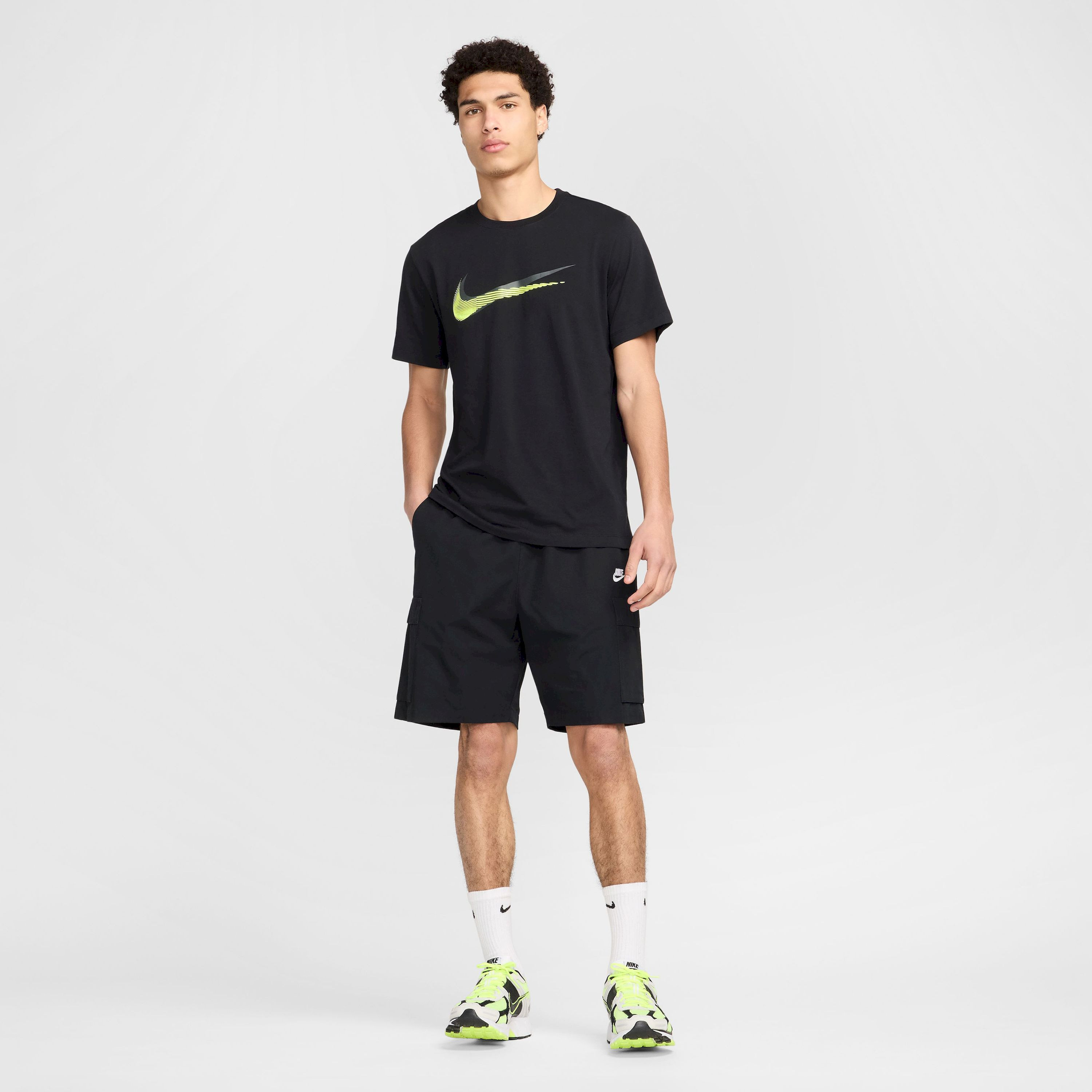 نايكي- تي شيرت رياضي للرجال NKHQ8092 | OE-men-clothing-sportswearandactivewear-tshirtsandpolos-image-2