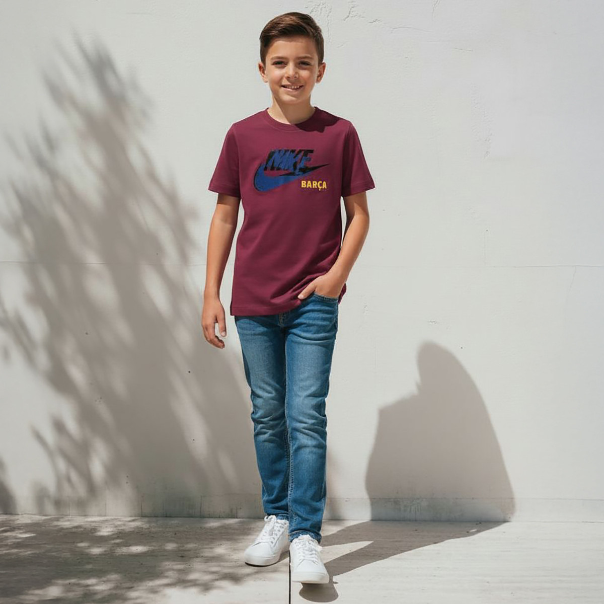 نايكي- تيشيرت اف شي برشلونة فيوتشرا جرافيكي NKHQ8362 | OE-sports-boys-clothing-tops-image-2