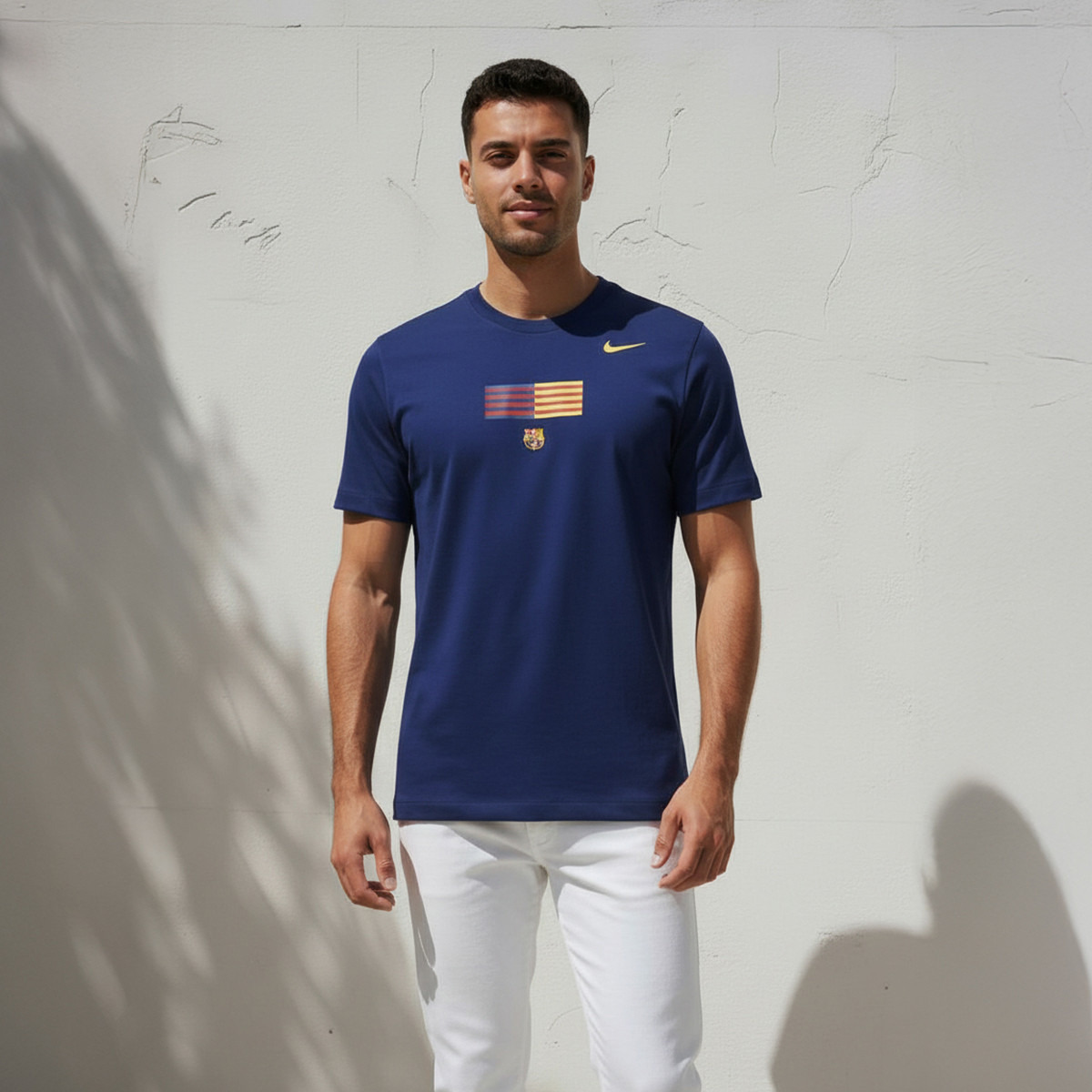 نايكي- تيشيرت نادي برشلونة بعلمه NKHQ8405 | OE-men-clothing-sportswearandactivewear-tshirtsandpolos-image-1