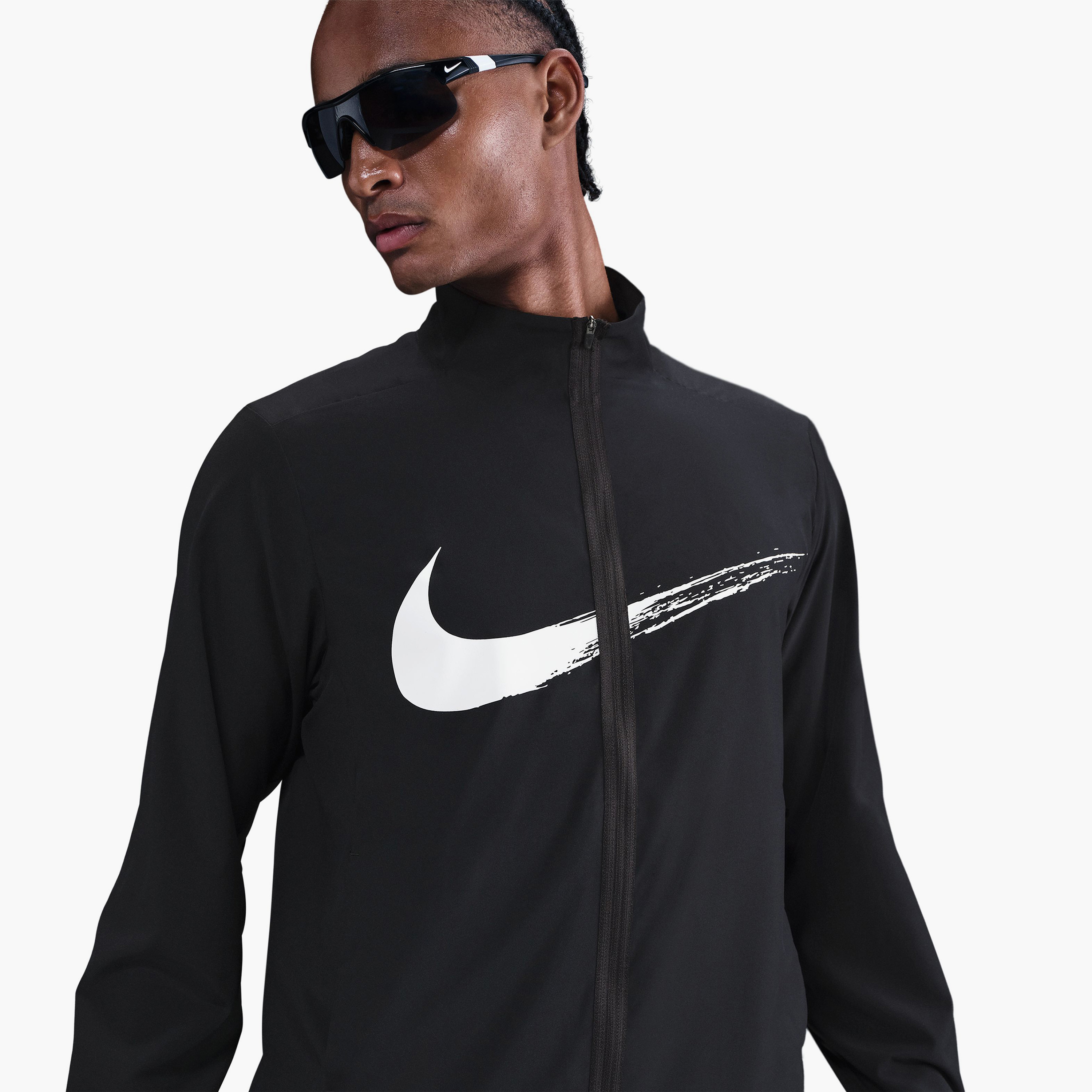 نايكي- جاكيت هودي رجالي برسومات بتقنية دراي-فت فورمولا NKHV0394 | OE-men-clothing-jacketsandblazers-jackets-image-4