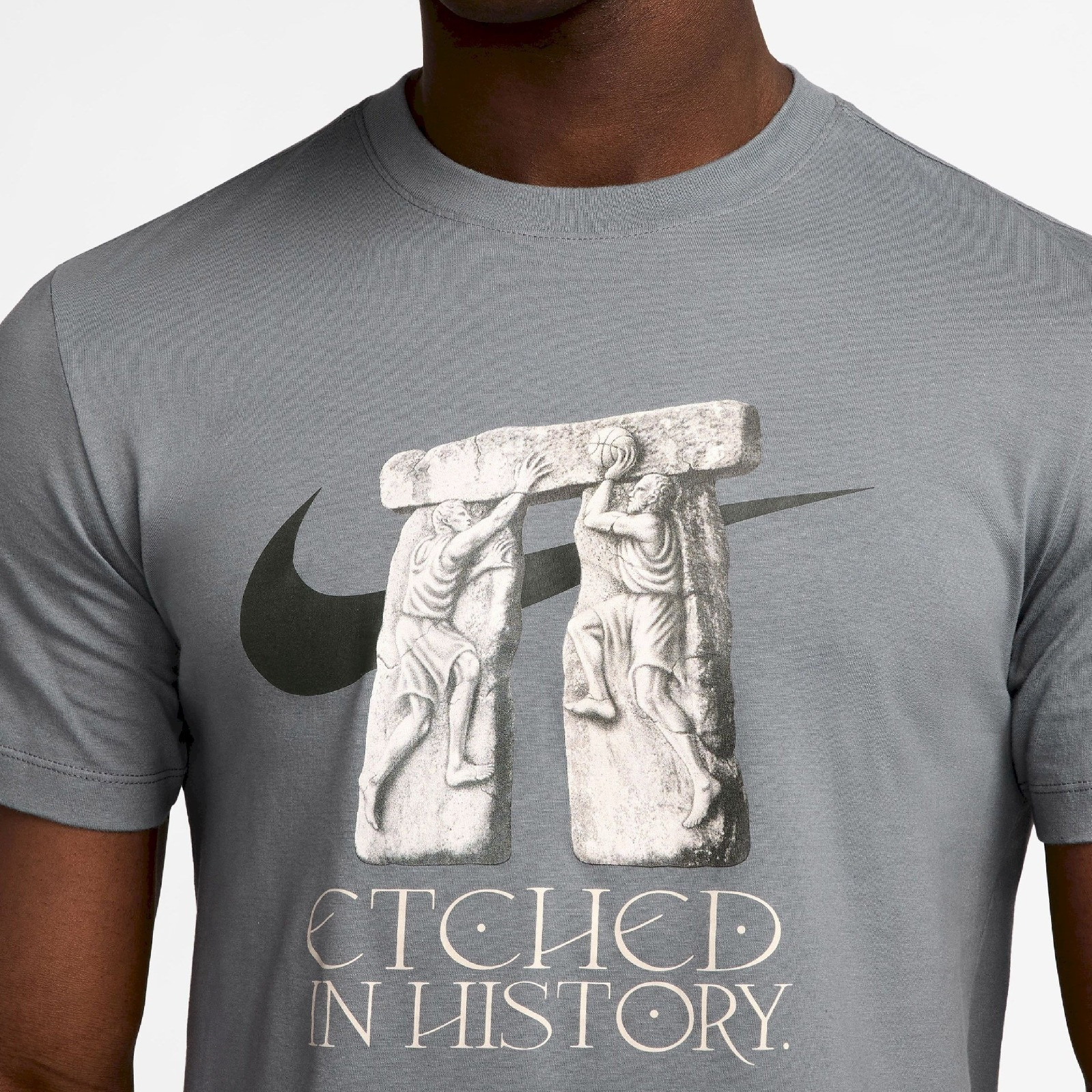 نايكي- تيشيرت رجالي محفور NKHV1699 | OE-men-clothing-sportswearandactivewear-tshirtsandpolos-image-3