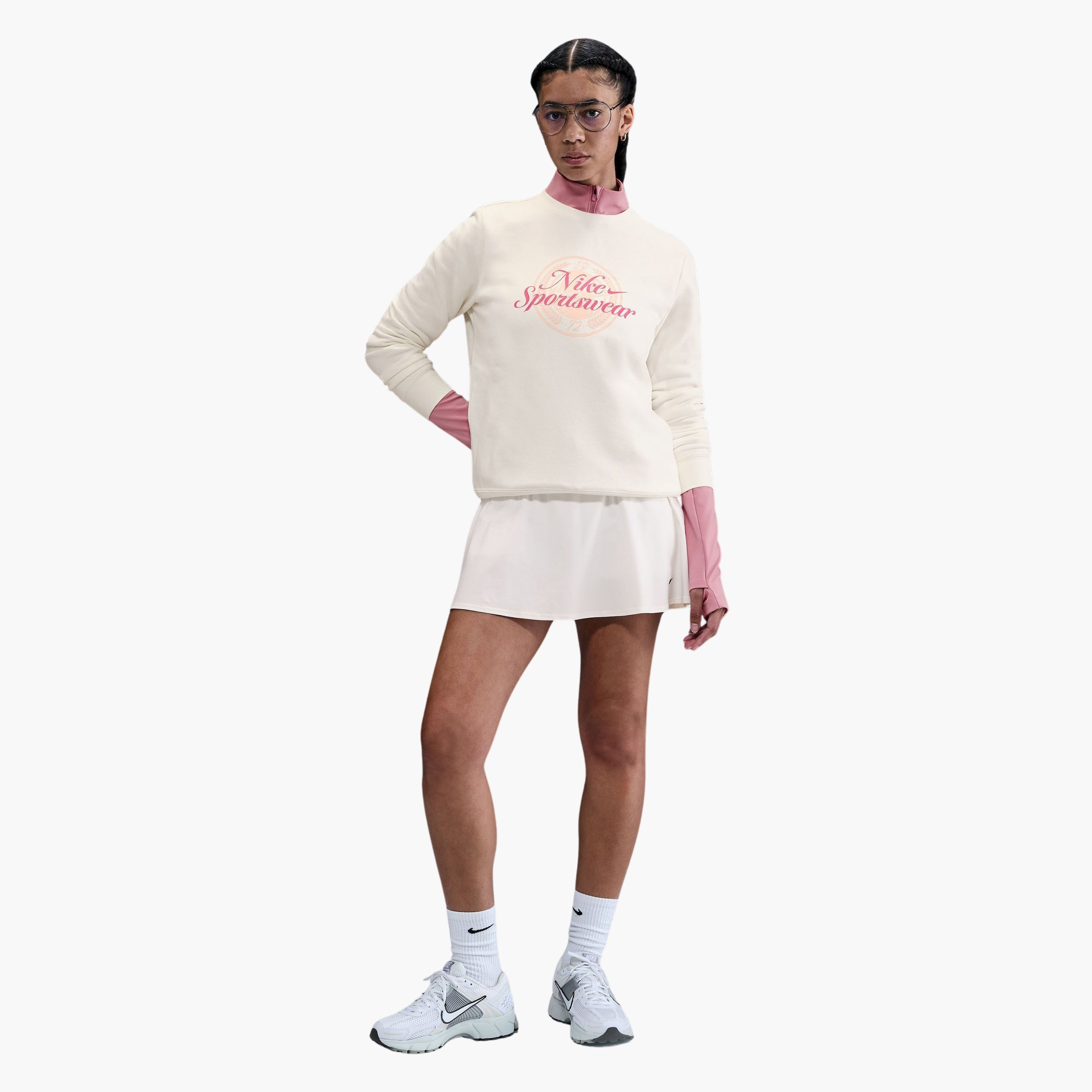 نايكي- سويت شيرت نسائي رياضي كلوب من الصوف برسومات جرافيكية وياقة دائرية NKHV2342 | OE-women-clothing-hoodiesandsweatshirts-sweatshirts-image-7