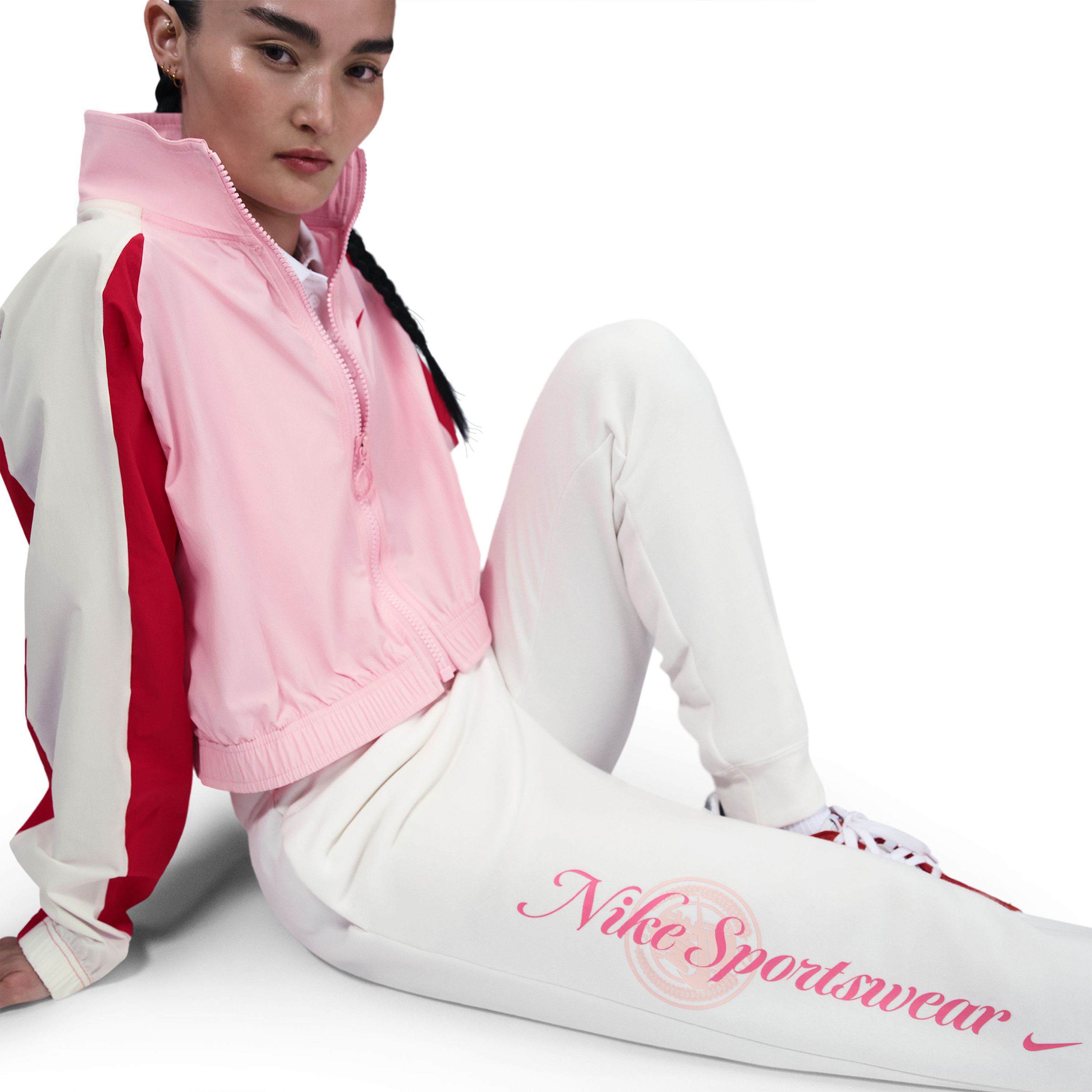نايكي- بنطال نسائي رياضي كلوب من الصوف برسومات جرافيكية NKHV2346 | OE-women-clothing-bottoms-joggers-image-4