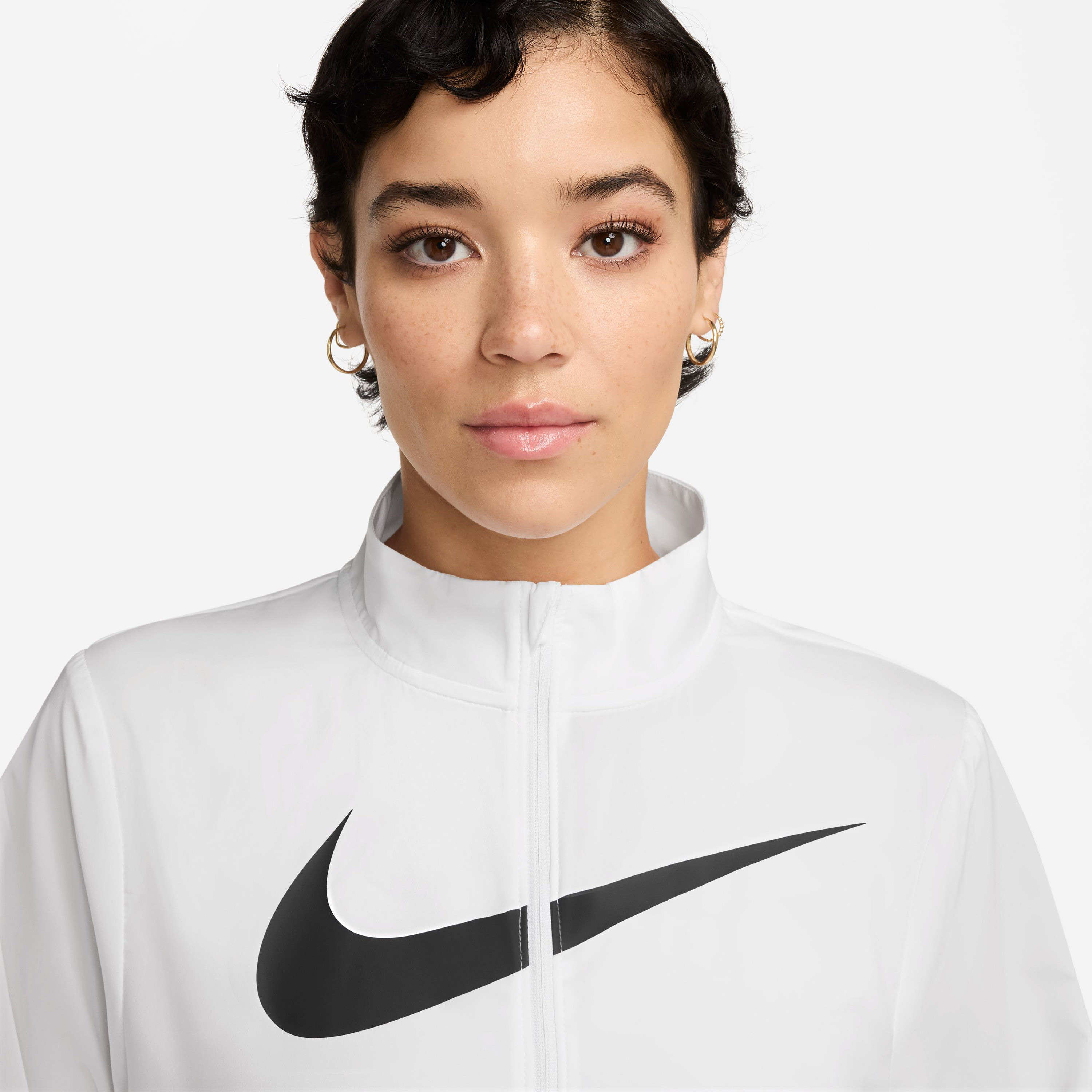 نايكي- جاكيت جري تيمبو دراي-فت نسائي NKHV2647 | OE-women-clothing-sportswearandactivewear-coatsandjackets-jackets-image-3