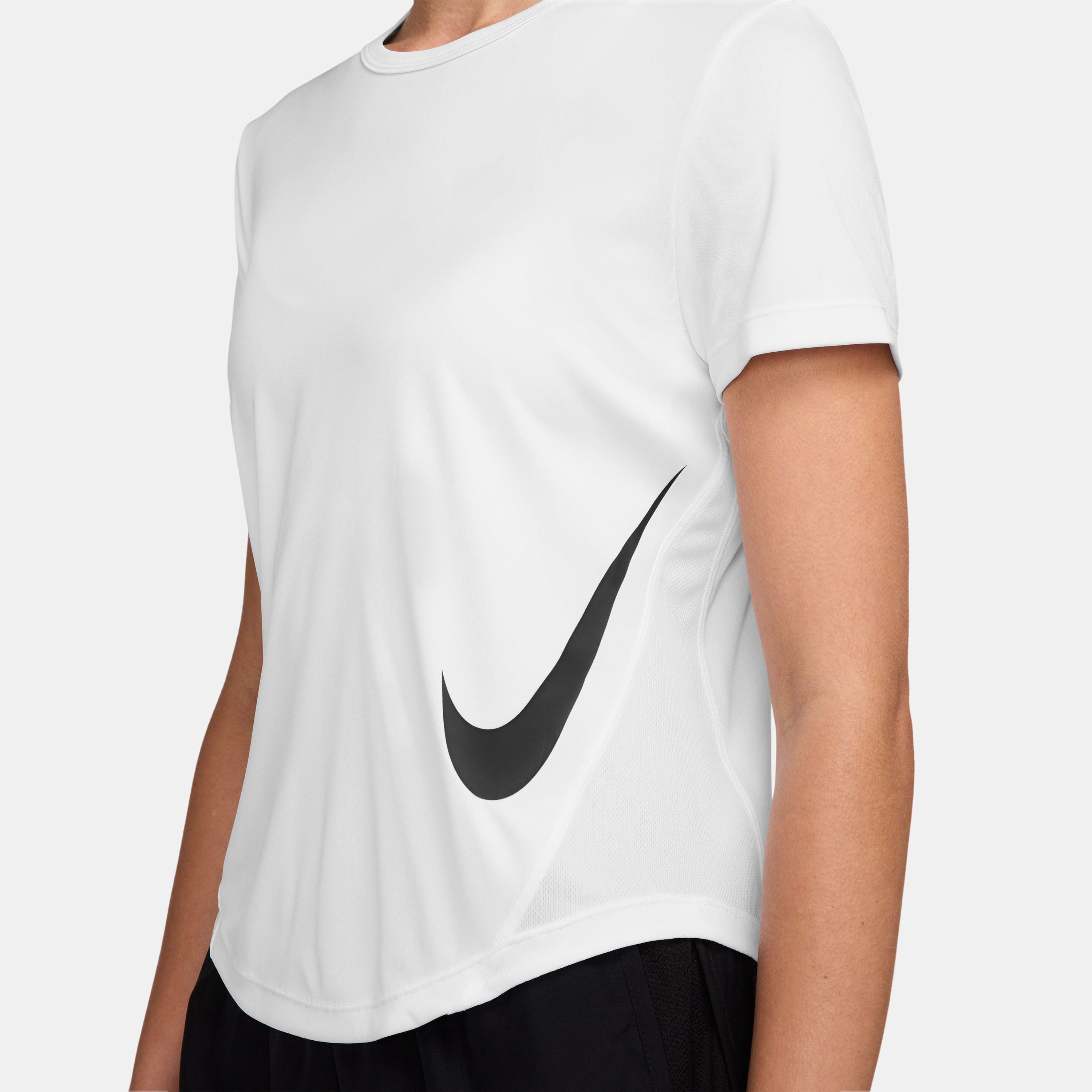نايكي- بلوزة جري تيمبو سووش دراي-فت نسائية بأكمام قصيرة NKHV2772 | OE-sports-women-clothing-tshirtsandvests-image-12