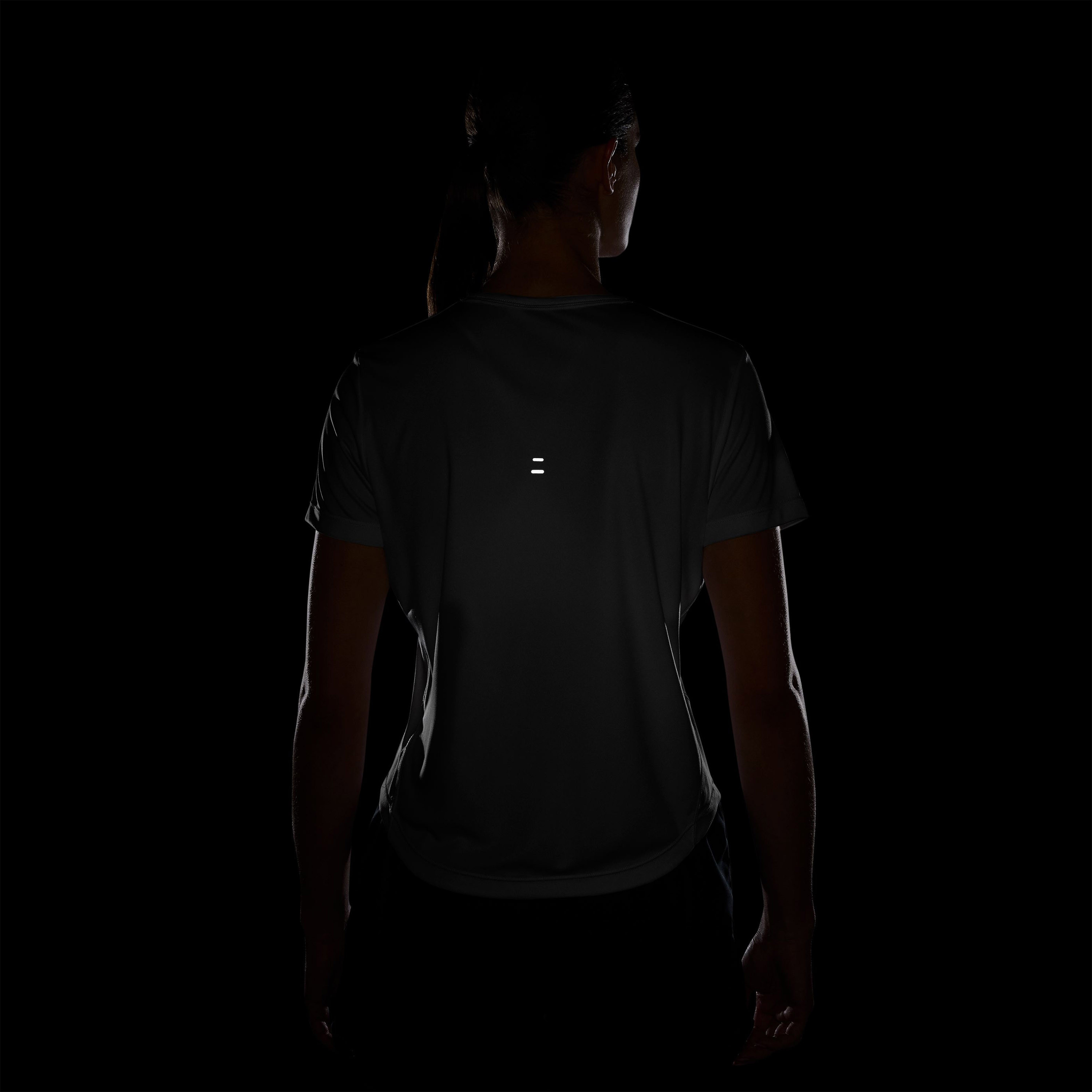 نايكي- بلوزة جري تيمبو سووش دراي-فت نسائية بأكمام قصيرة NKHV2772 | OE-sports-women-clothing-tshirtsandvests-image-13