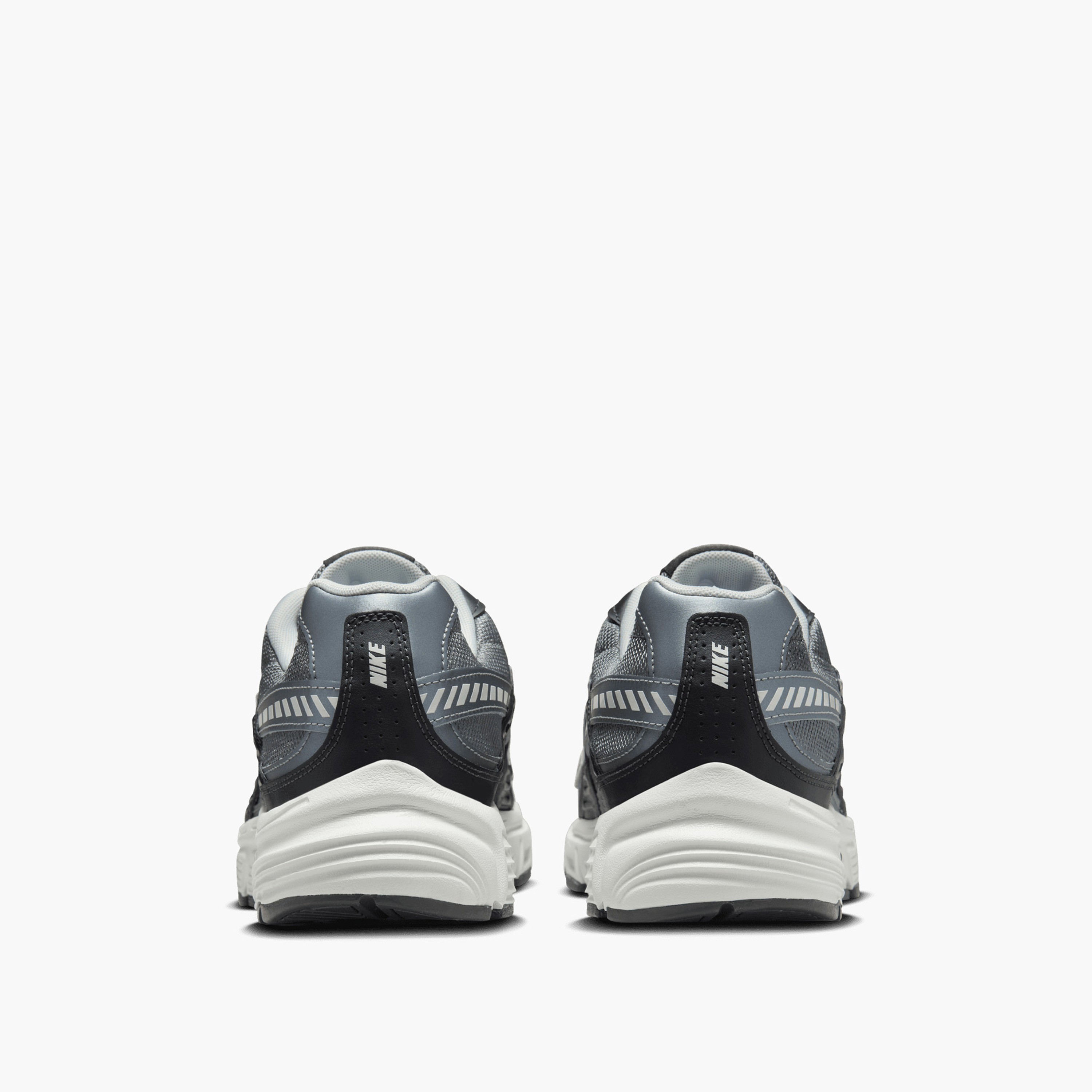 Nike Men's NIKE INITIATOR SC Lace-Up Sports Shoes - NKIB3083-001-men-shoes-sneakers-image-3