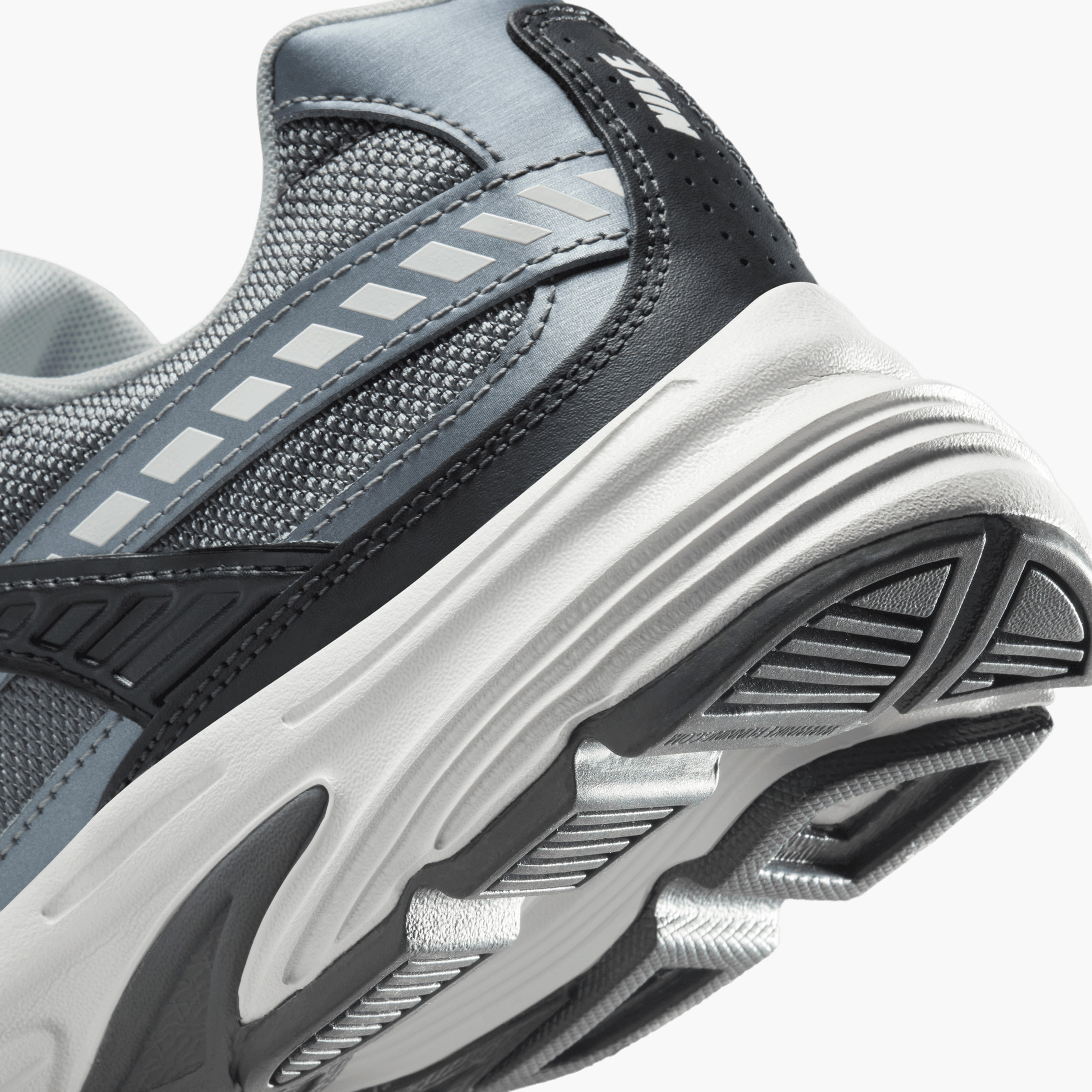 Nike Men's NIKE INITIATOR SC Lace-Up Sports Shoes - NKIB3083-001-men-shoes-sneakers-image-7