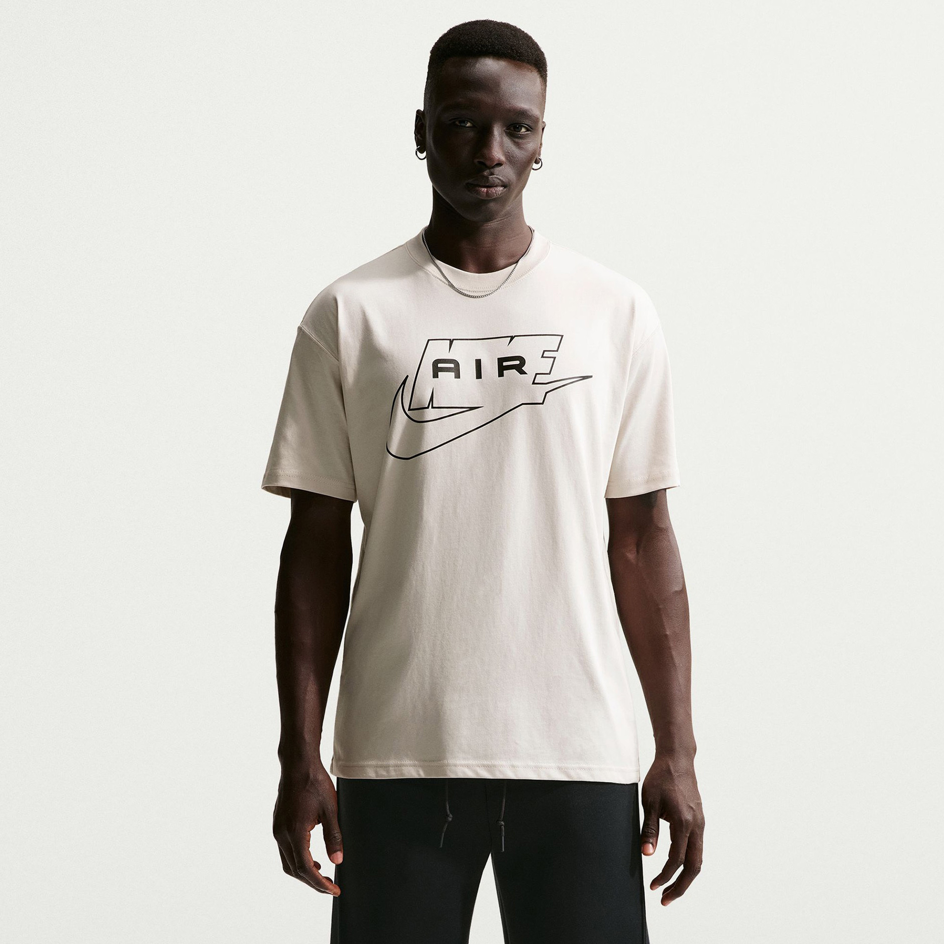 Nike Men's Sportswear Short Sleeve T-Shirt-men-clothing-sportswearandactivewear-tshirtsandpolos-image-1