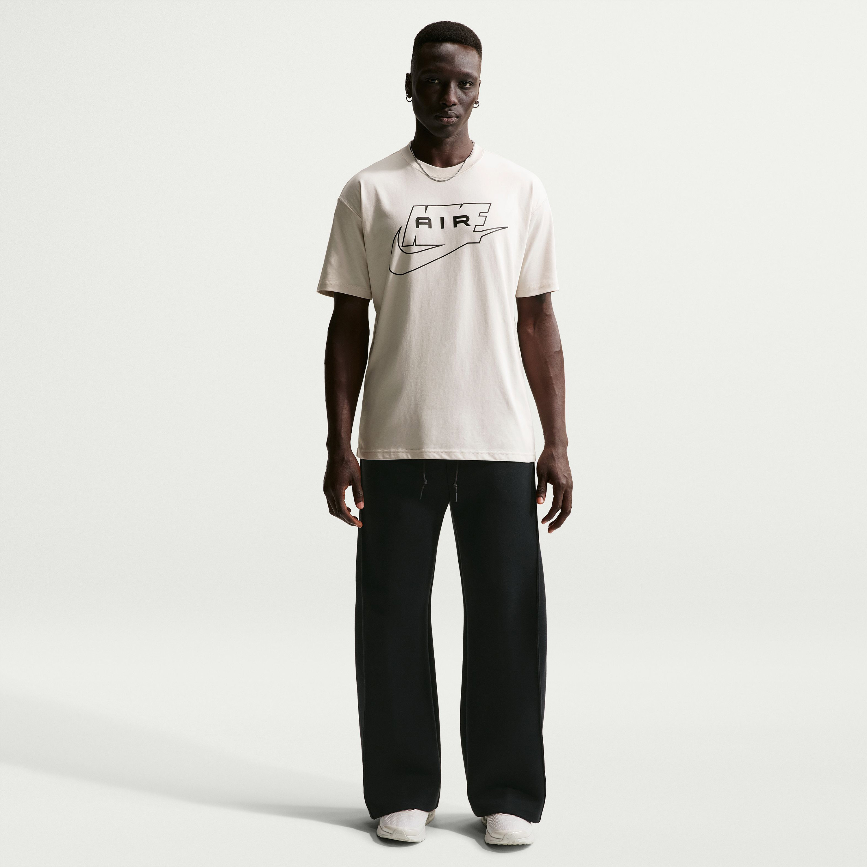 Nike Men's Sportswear Short Sleeve T-Shirt-men-clothing-sportswearandactivewear-tshirtsandpolos-image-2