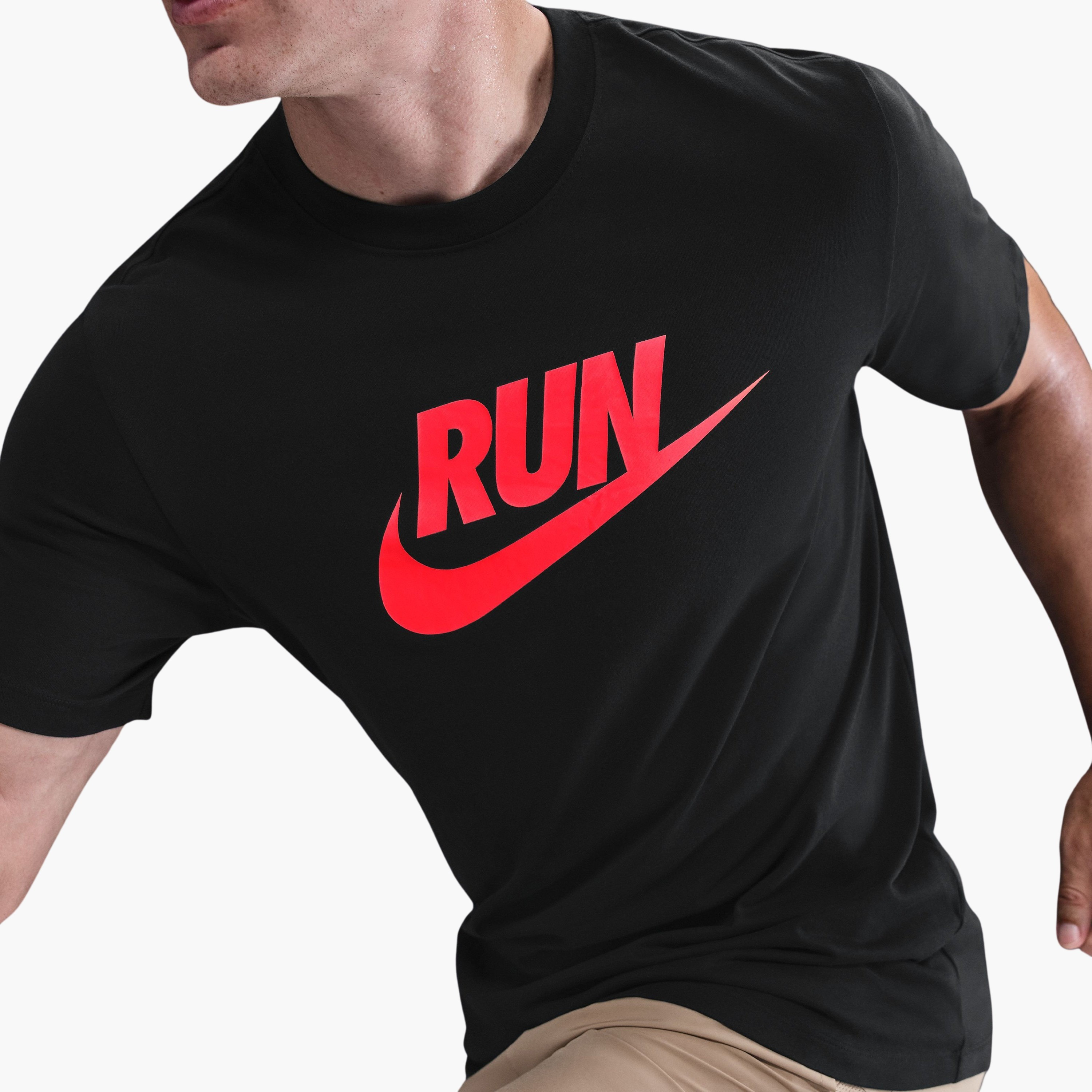 نايكي- تيشيرت جري رجالي بتقنية دراي-فت سووش NKIH4238 | OE-men-clothing-sportswearandactivewear-tshirtsandpolos-image-9