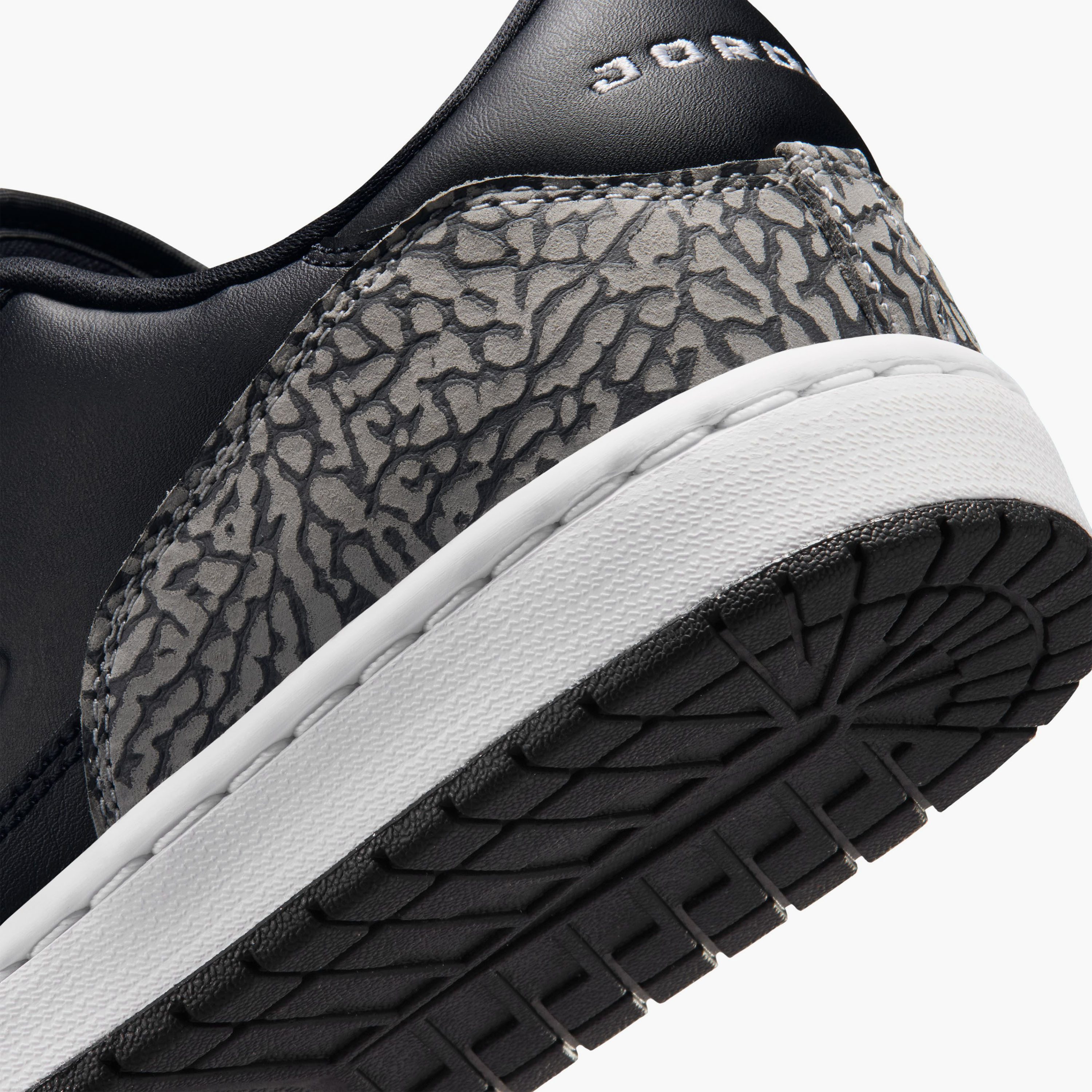 Nike Men's JORDAN COURT CONNECT LOW SE Lace-Up Low-Ankle Sneakers-sports-men-shoes-image-7
