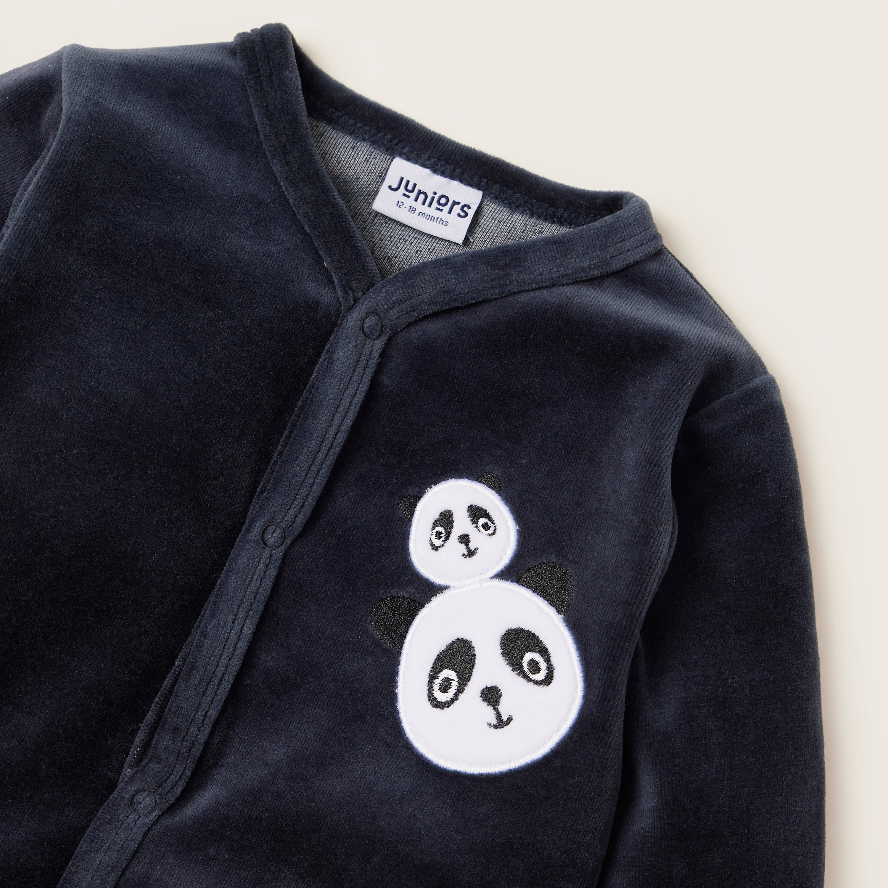 طقم نوم مغلقة القدمين بأكمام طويلة وتطريز باندا من جونيورز-baby-girls-clothing-nightwear-sleepsuits-image-2