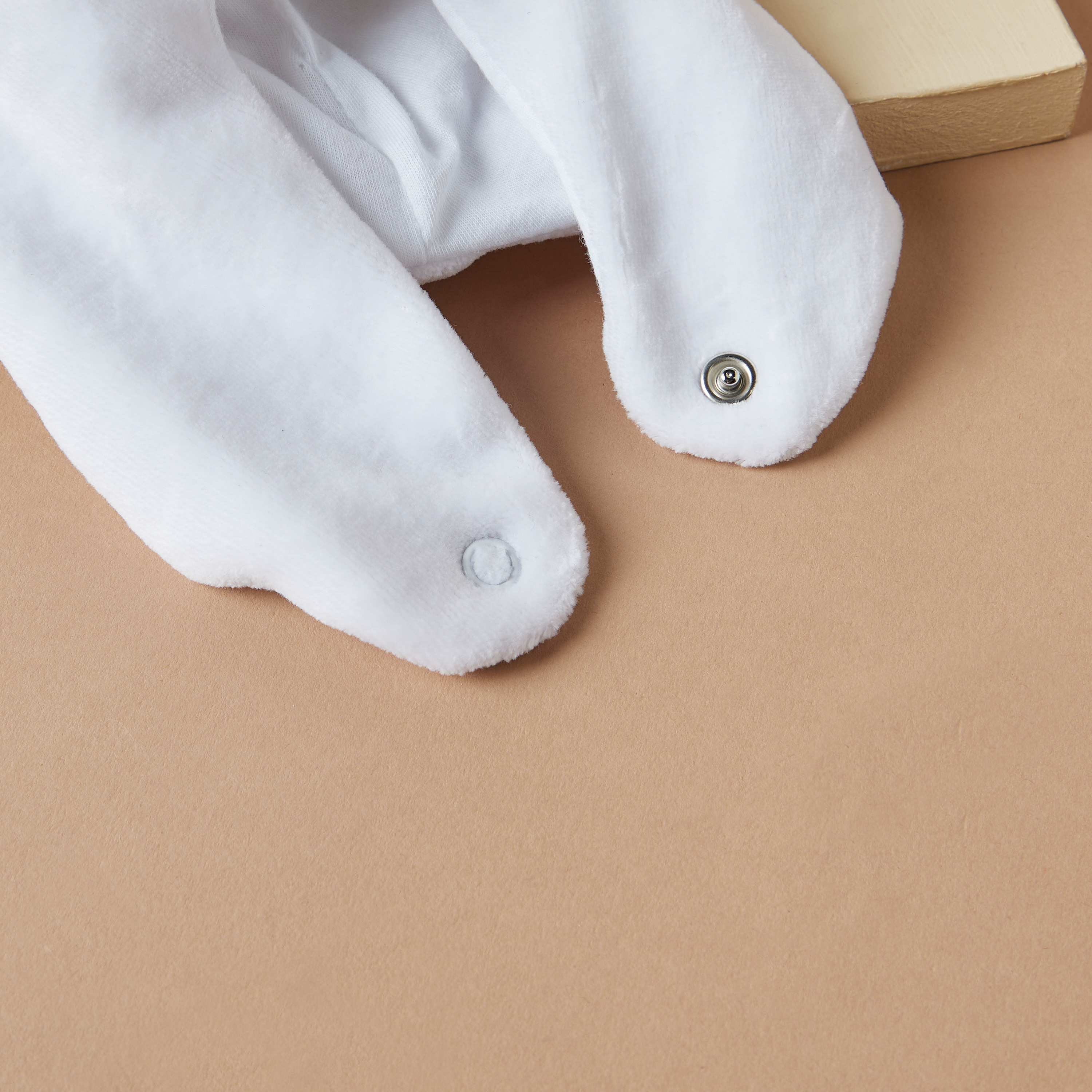 قبعة سادة بغطاء للأذن وزر إغلاق كباس من جونيورز-baby-boys-accessories-caps-image-4