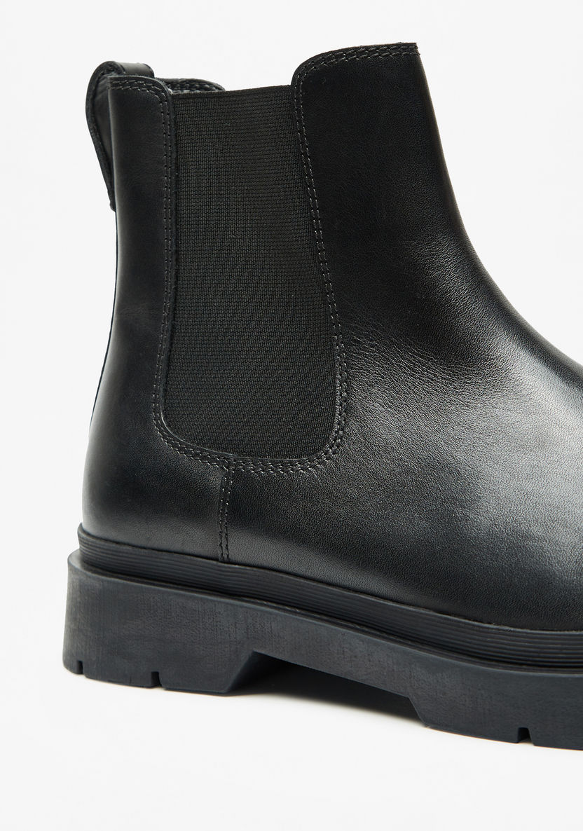 Buy Men's Duchini Men's Solid Chelsea Boots Online | Centrepoint Qatar