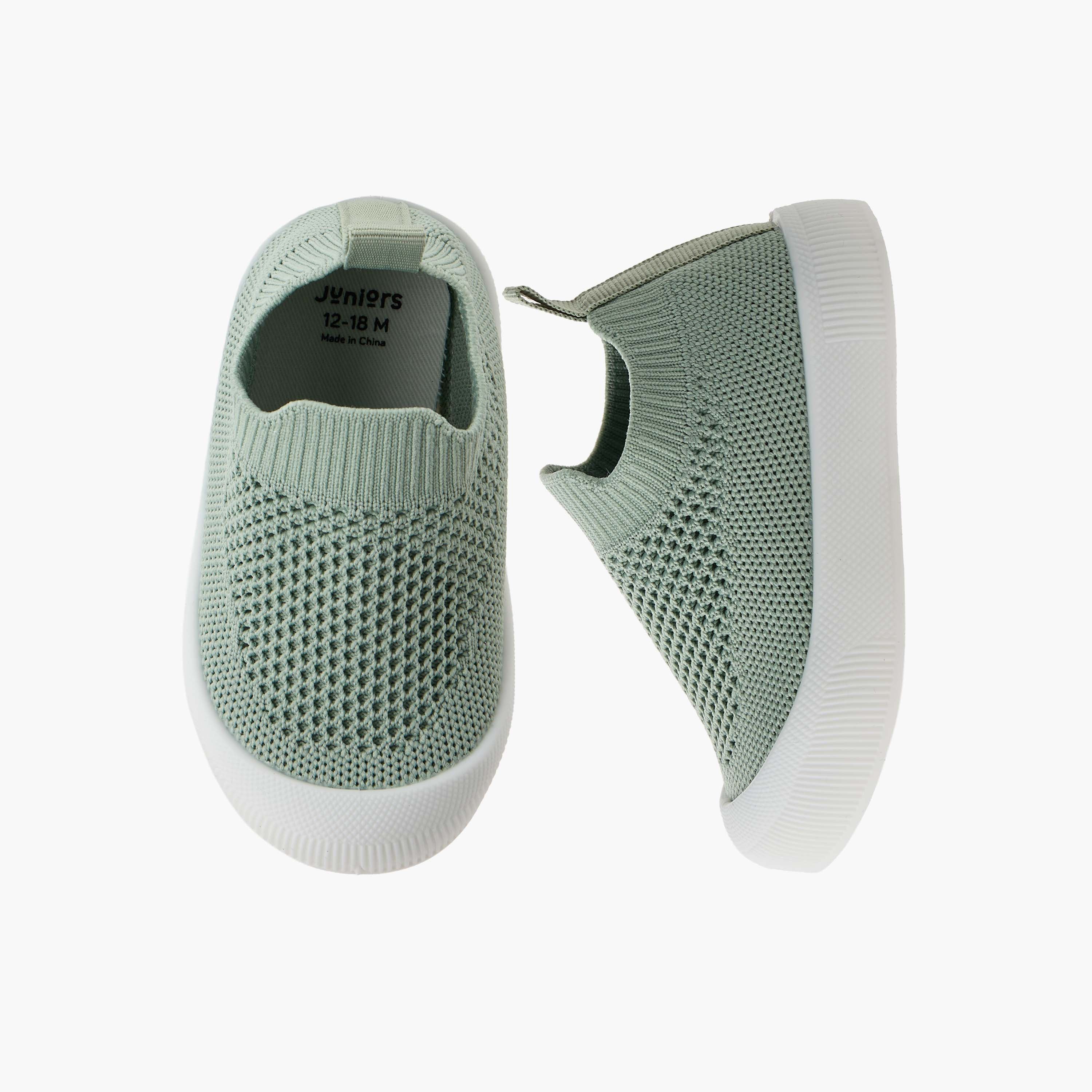 حذاء أطفال بإغلاق سهل وتصميم بثقوب من جونيورز-baby-boys-shoes-booties-image-1