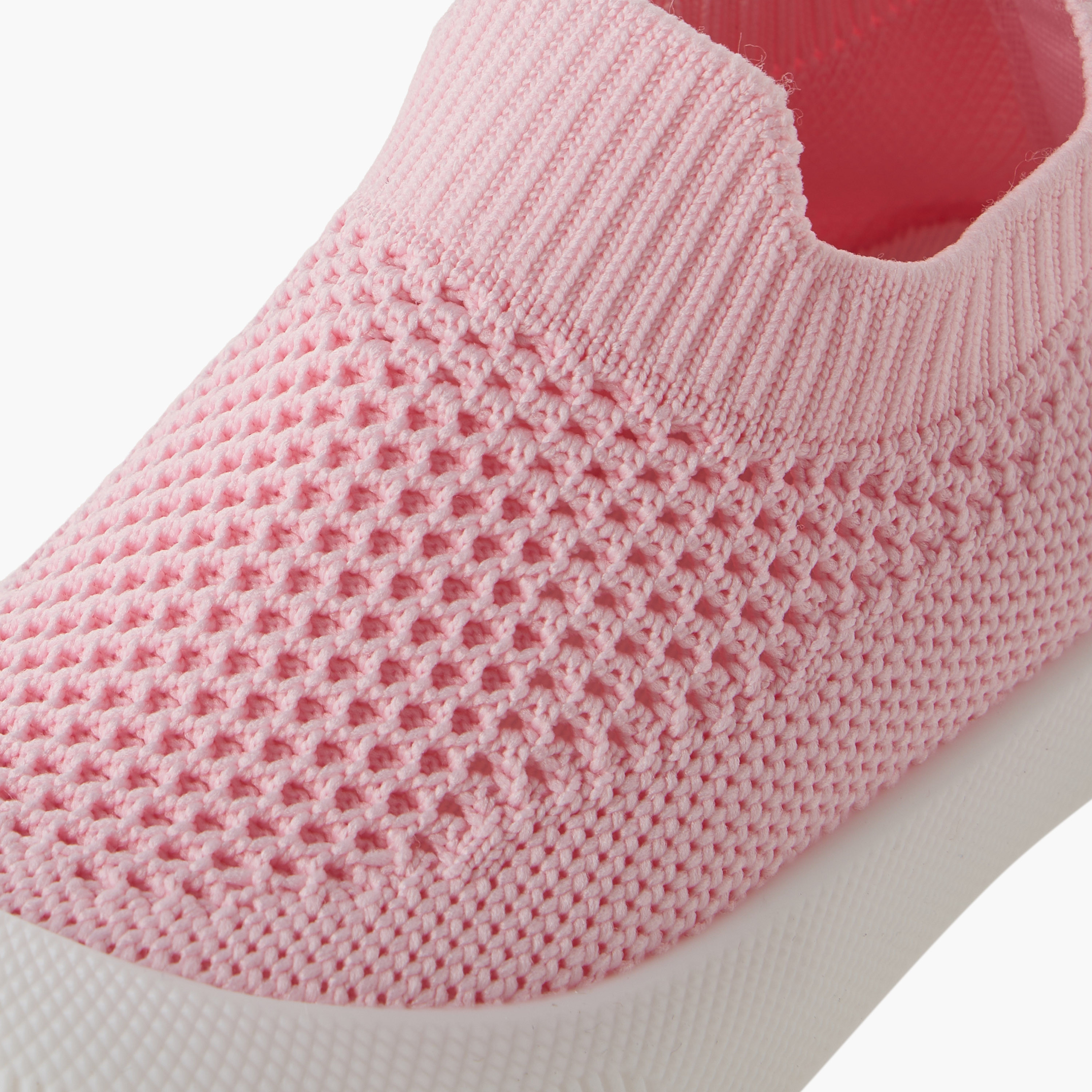 حذاء سهل الارتداء بتصميم مثقب من جونيورز-baby-girls-shoes-booties-image-4