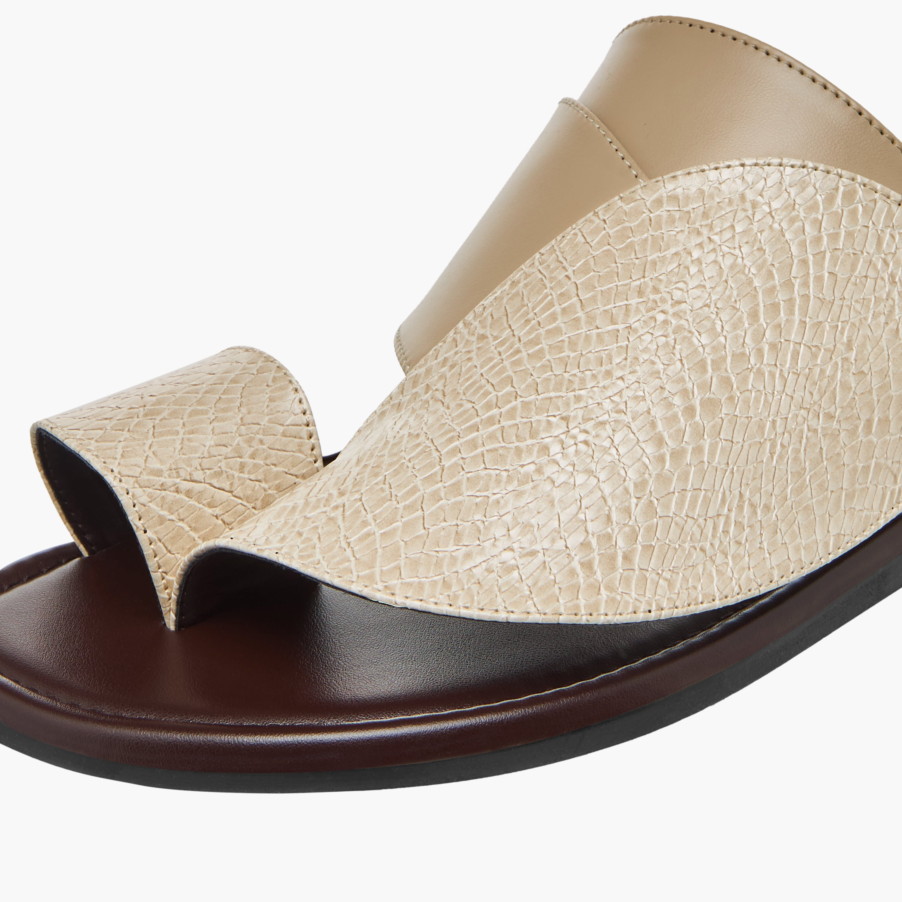 LBL by Shoexpress Textured Slip-On Arabic Sandals with Toe Loop Detail-men-shoes-sandals-image-4