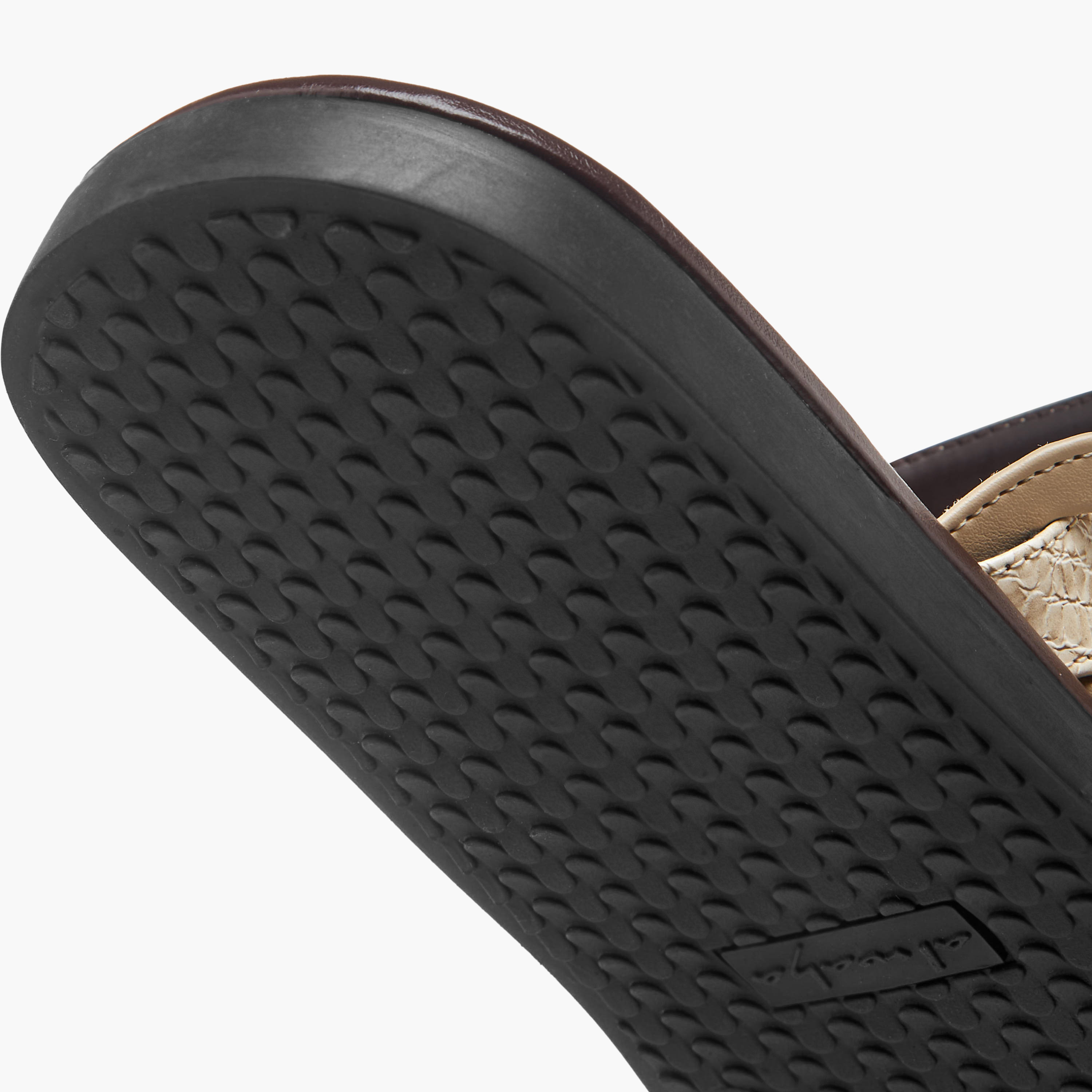 LBL by Shoexpress Textured Slip-On Arabic Sandals with Toe Loop Detail-men-shoes-sandals-image-6