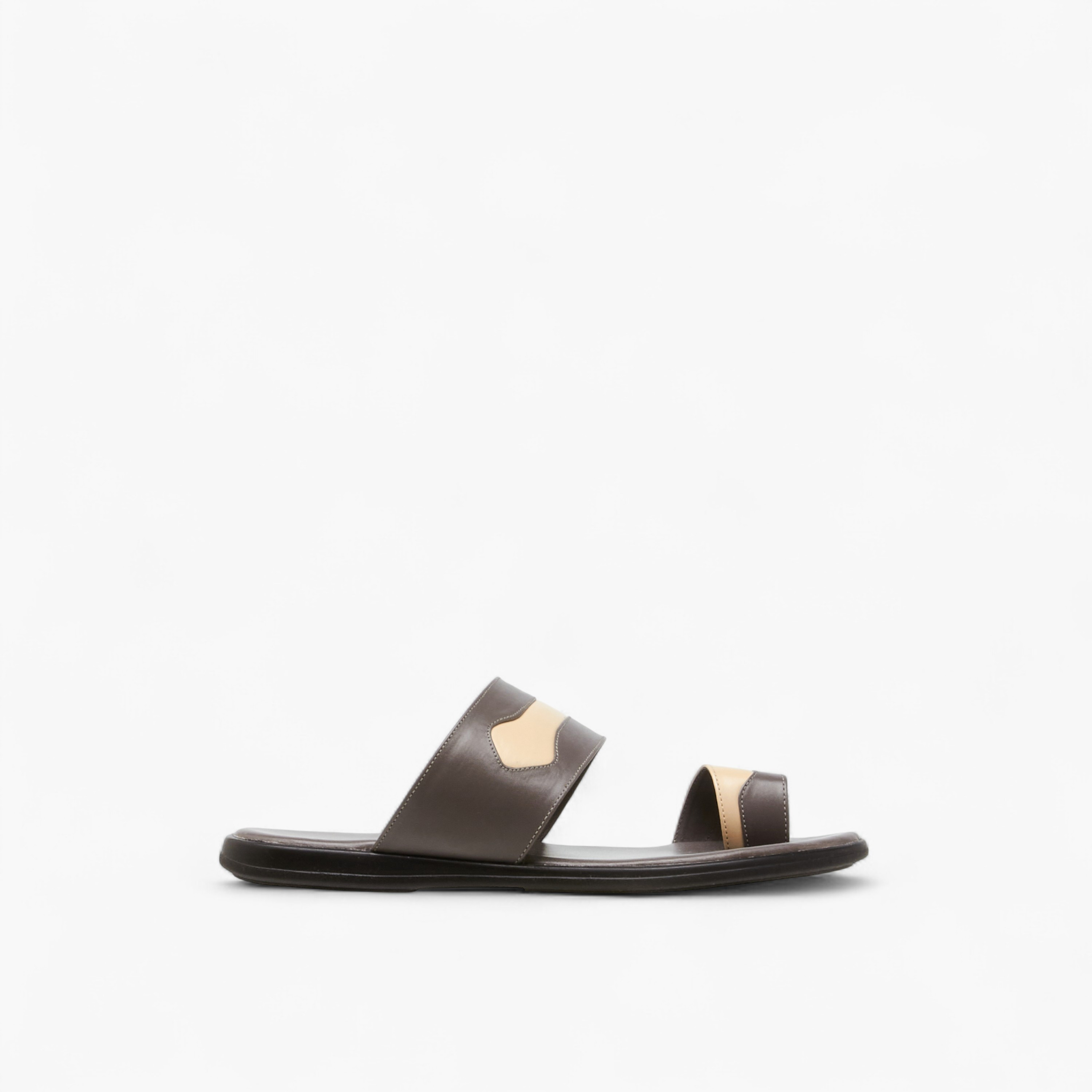 صندل عربي بتفاصيل حلقة إصبع وبقوالب ملونة للرجال من الواحة-men-shoes-sandals-image-3