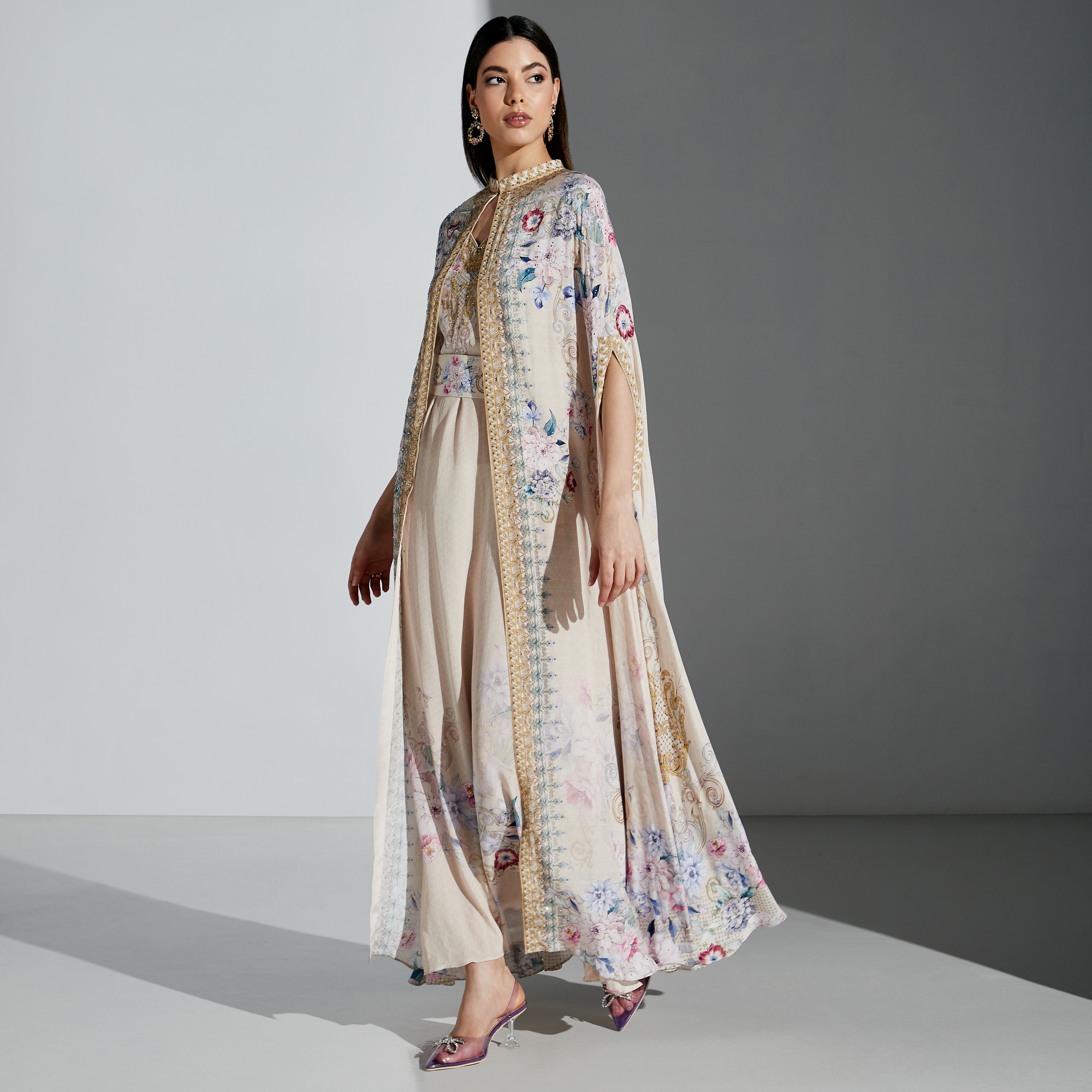 فستان طويل بطبعات وتفاصيل مزخرفة - قطعتين من نيرامايا-women-arabicclothing-kaftan-image-1