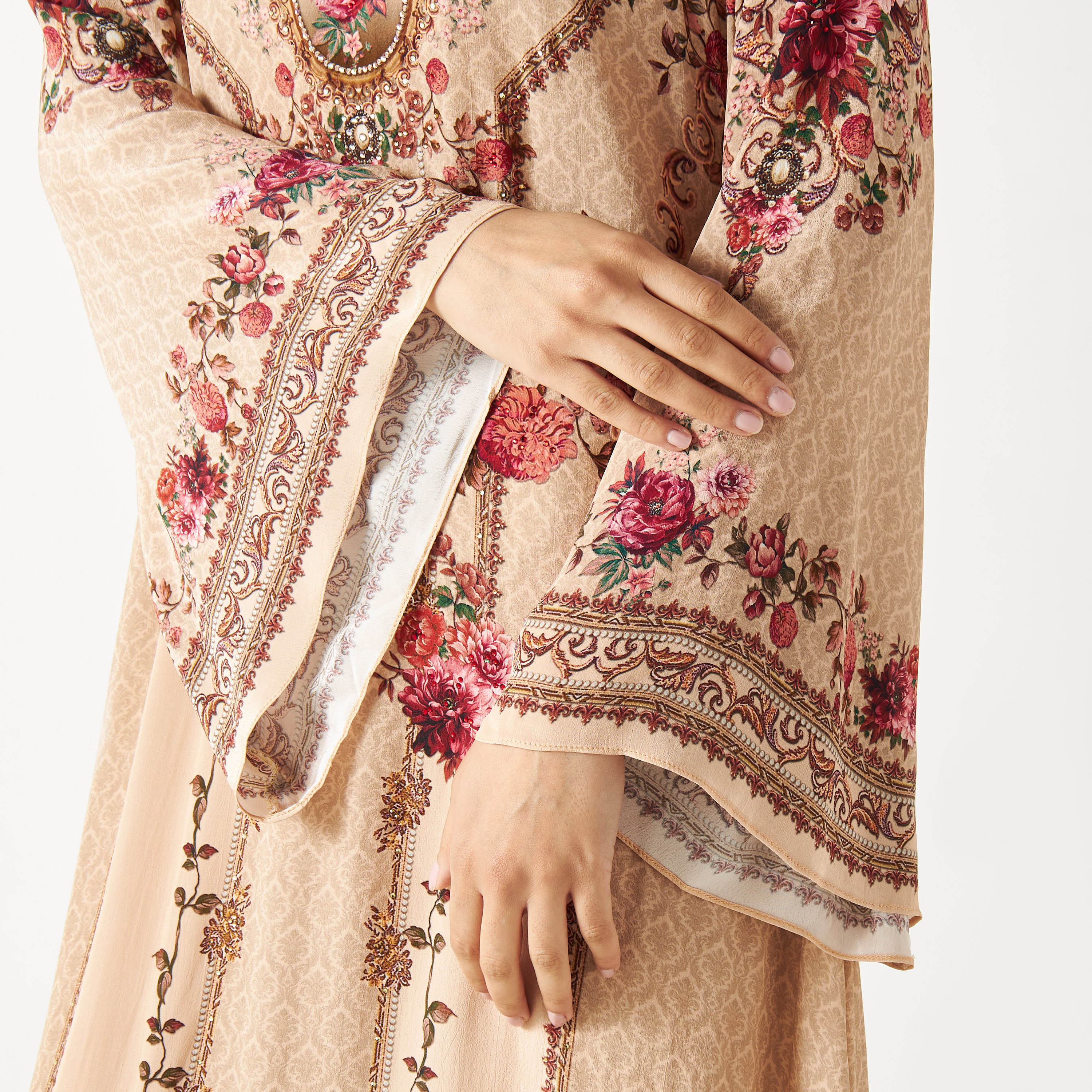 فستان ماكسي مزين بياقة V وأكمام واسعة-women-arabicclothing-kaftan-image-4