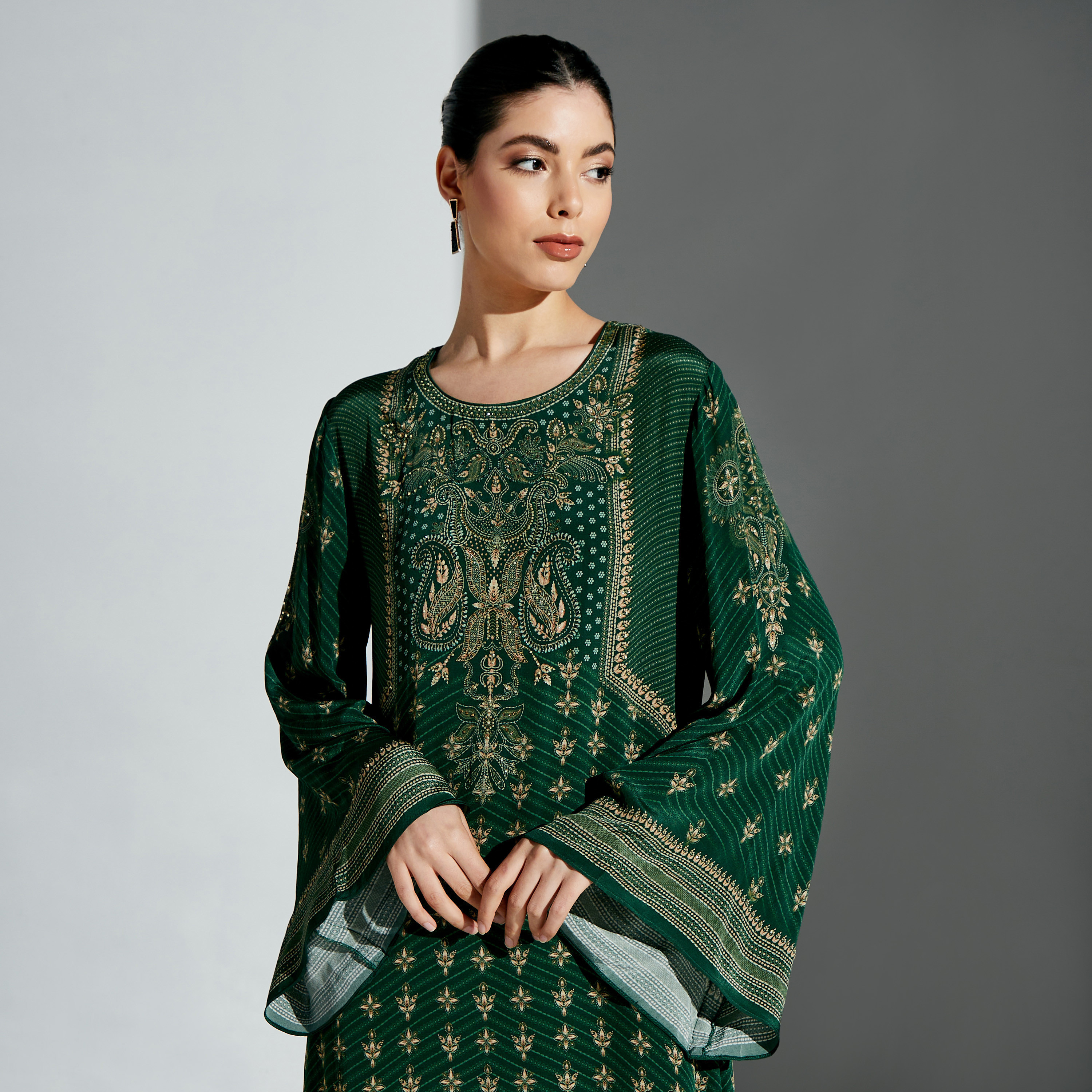 قفطان بياقة مستديرة وطبعات من نيرامايا-women-arabicclothing-kaftan-image-2