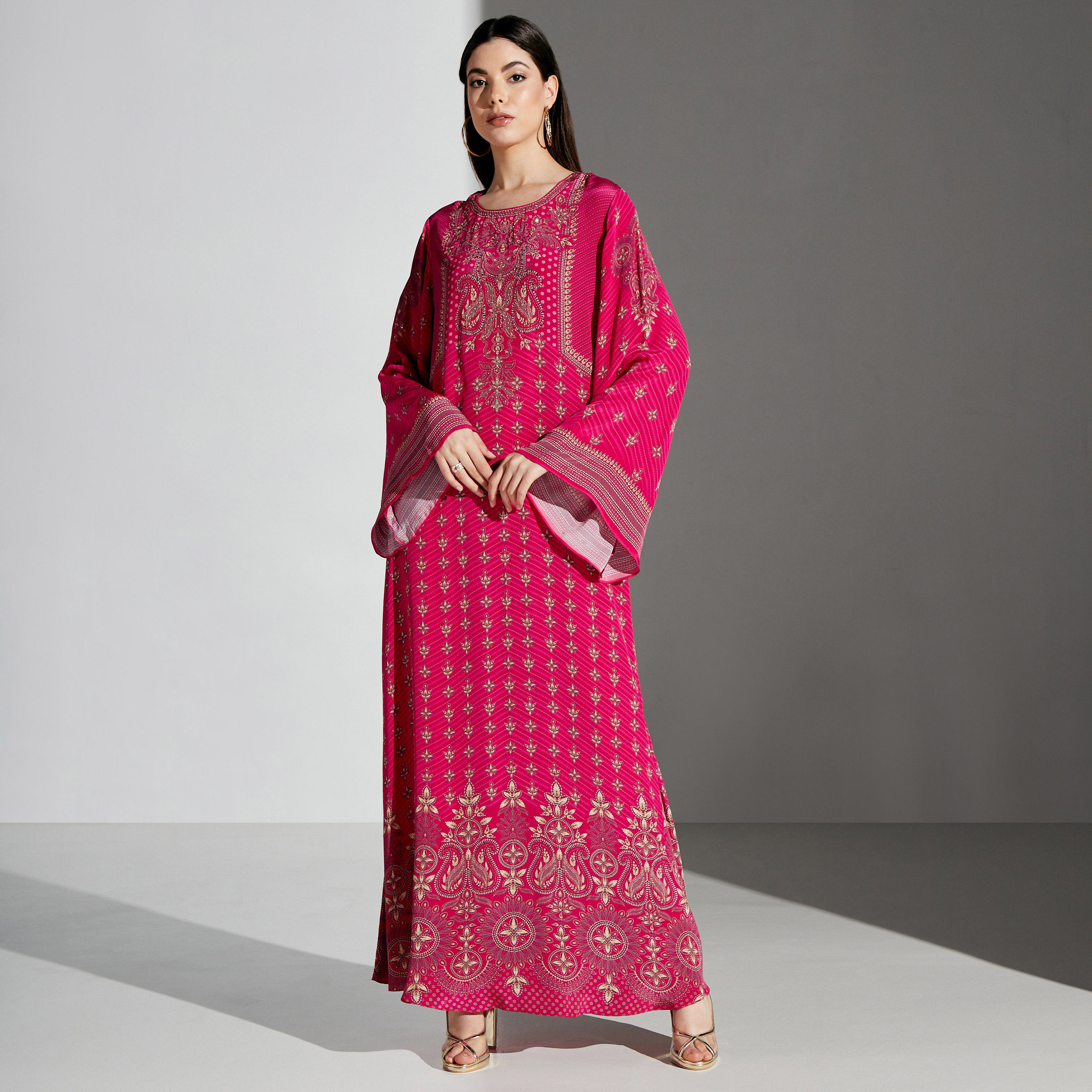 قفطان بياقة مستديرة وطبعات من نيرامايا-women-arabicclothing-kaftan-image-6