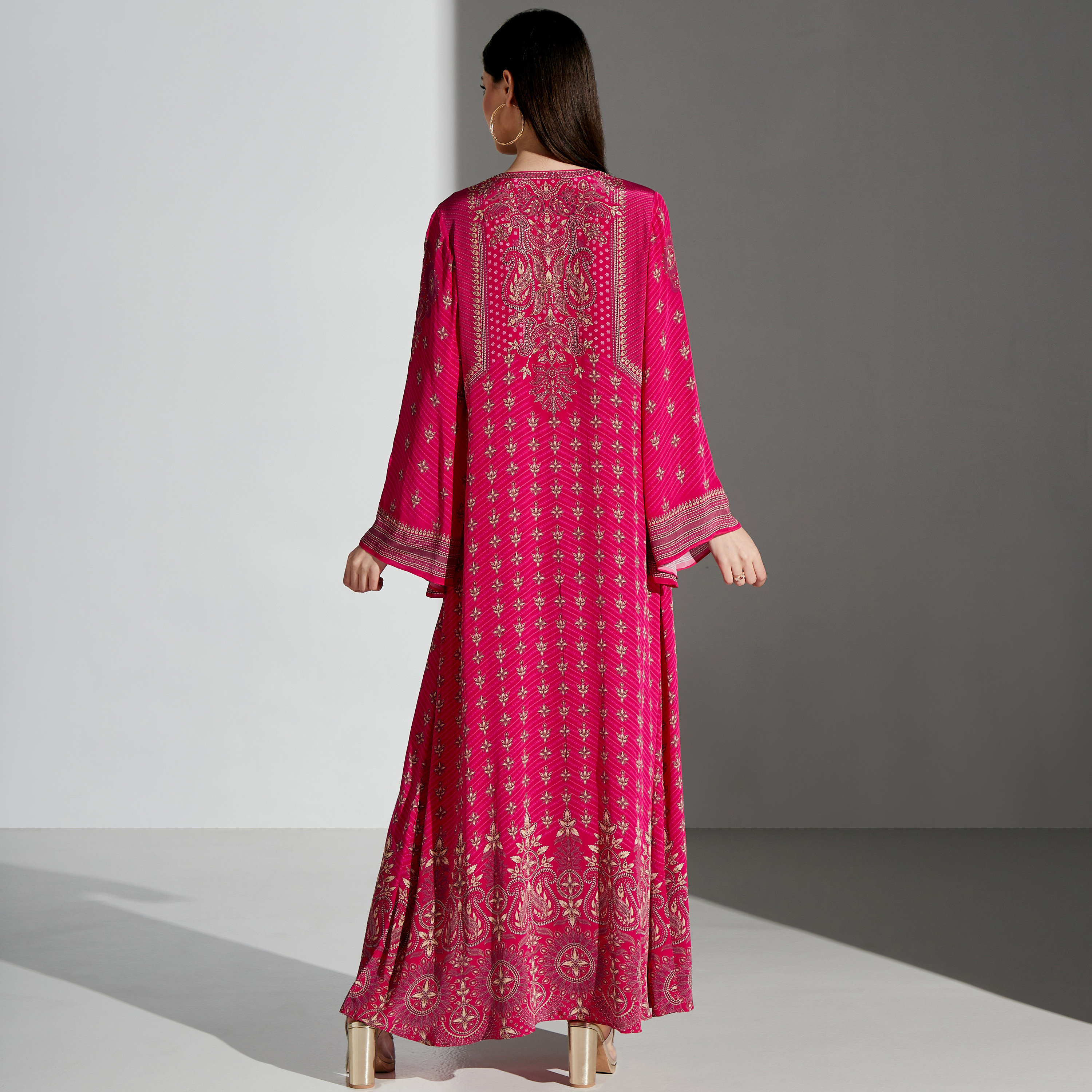 قفطان بياقة مستديرة وطبعات من نيرامايا-women-arabicclothing-kaftan-image-10