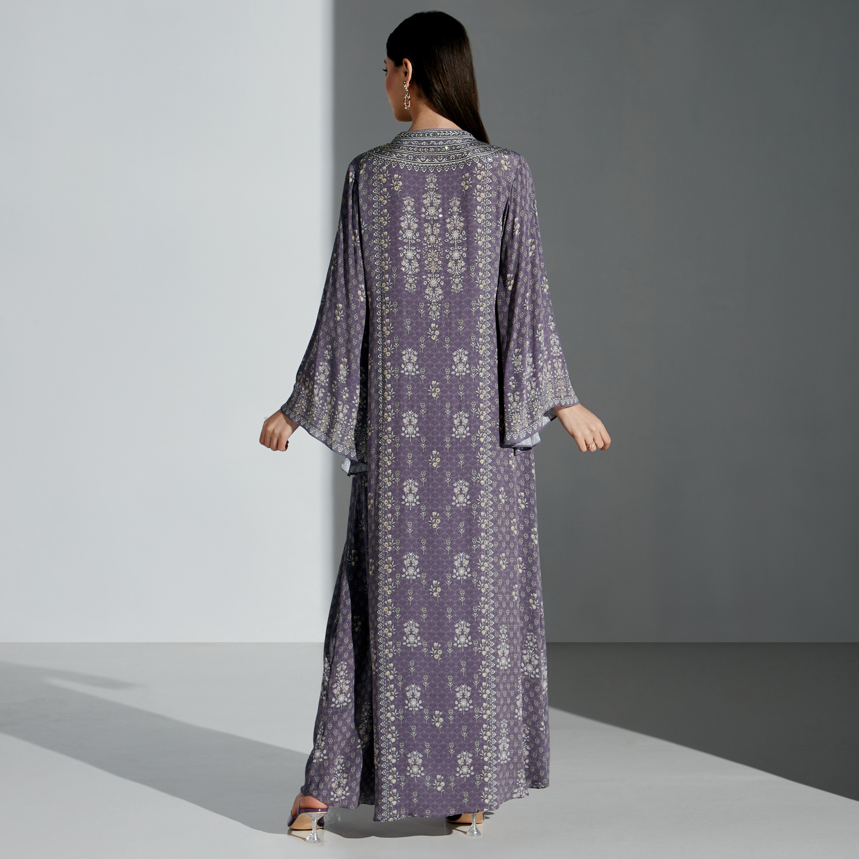 قفطان بياقة v وطبعات من نيرامايا-women-arabicclothing-kaftan-image-1