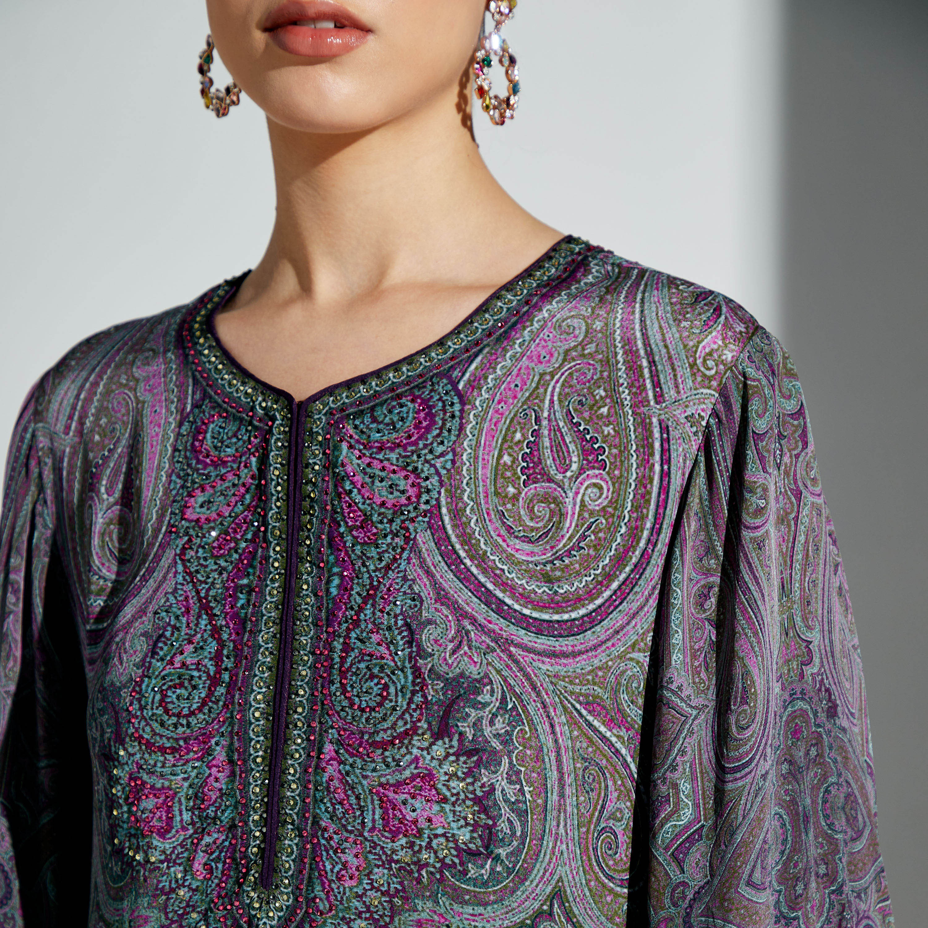 فستان طويل بأكمام طويلة وطبعات من نيرامايا-women-arabicclothing-kaftan-image-8