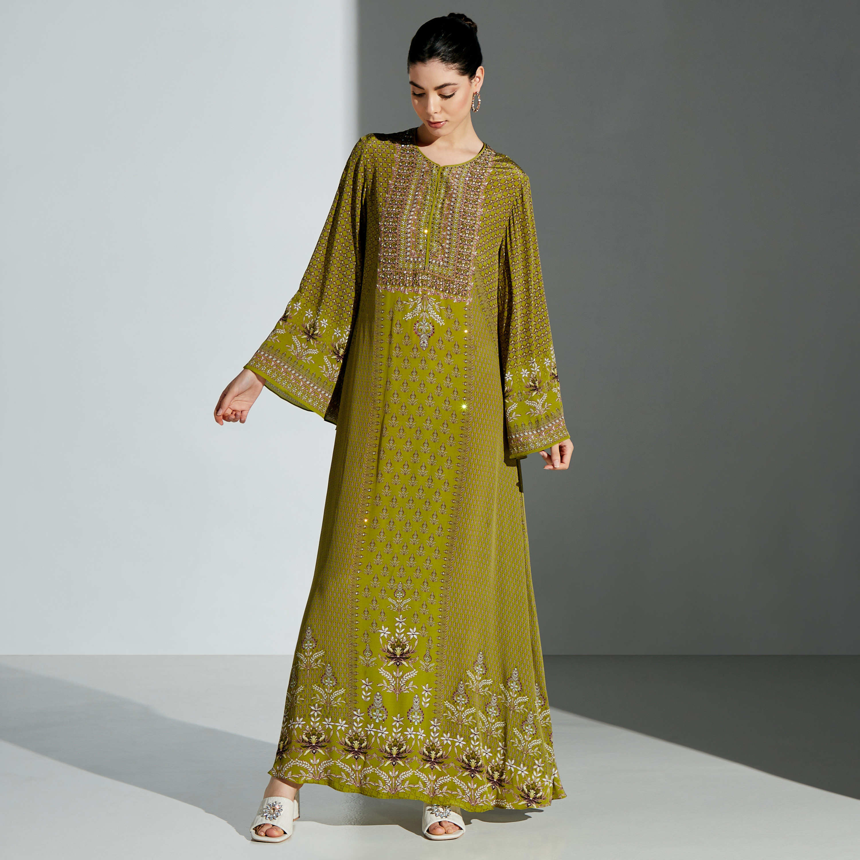 قفطان بياقة مستديرة وطبعات من نيرامايا-women-arabicclothing-kaftan-image-2