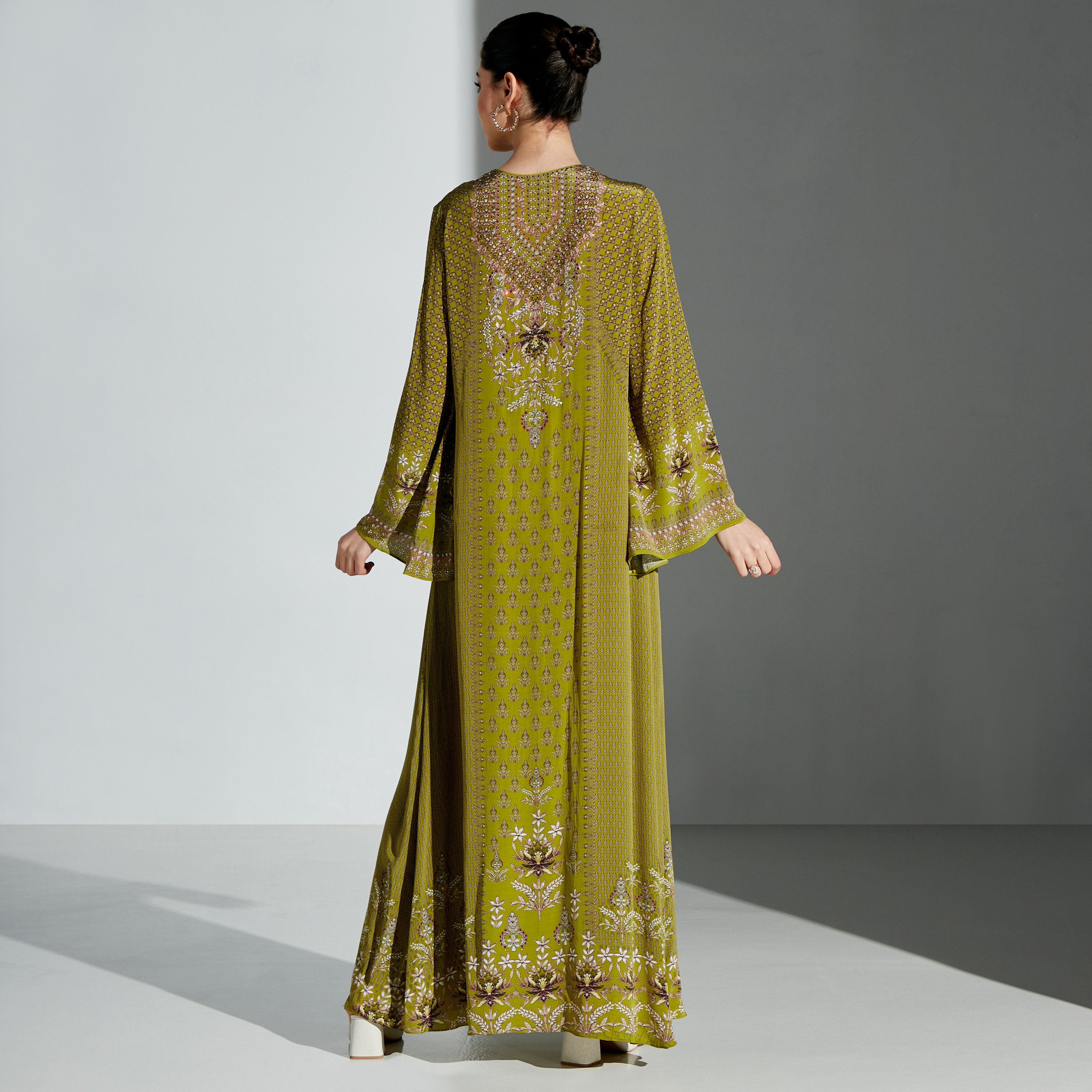 قفطان بياقة مستديرة وطبعات من نيرامايا-women-arabicclothing-kaftan-image-1