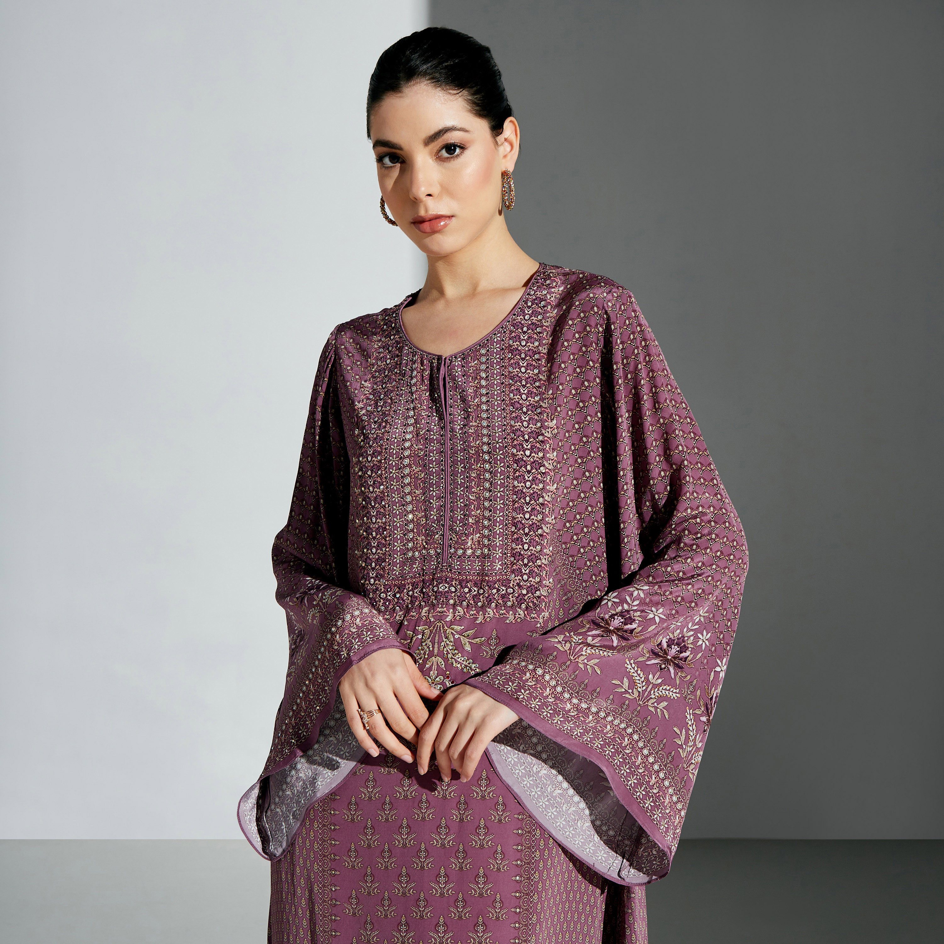 Nirraamyaa All-Over Print Round Neck Kaftan-women-arabicclothing-kaftan-image-2
