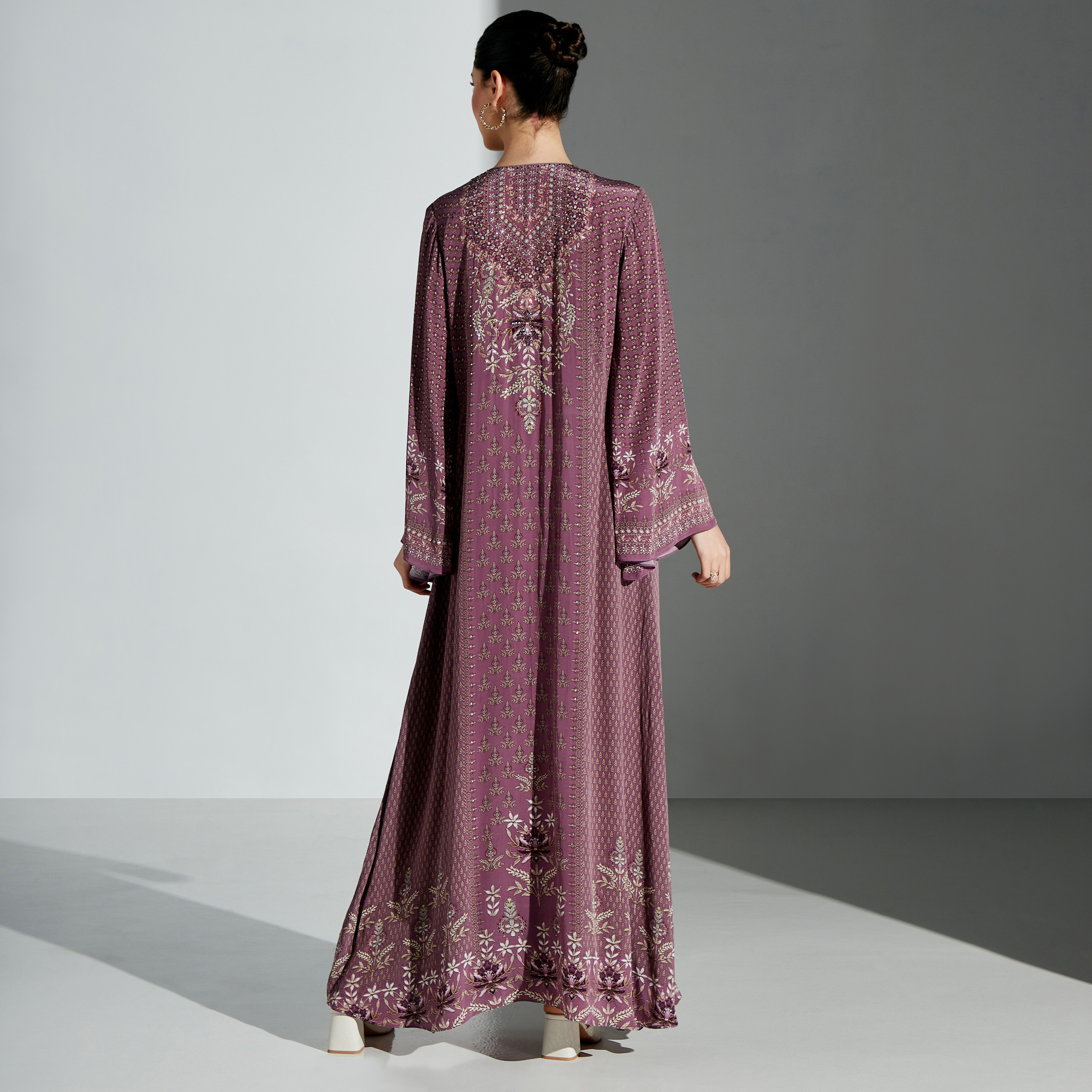 قفطان بياقة مستديرة وطبعات من نيرامايا-women-arabicclothing-kaftan-image-6