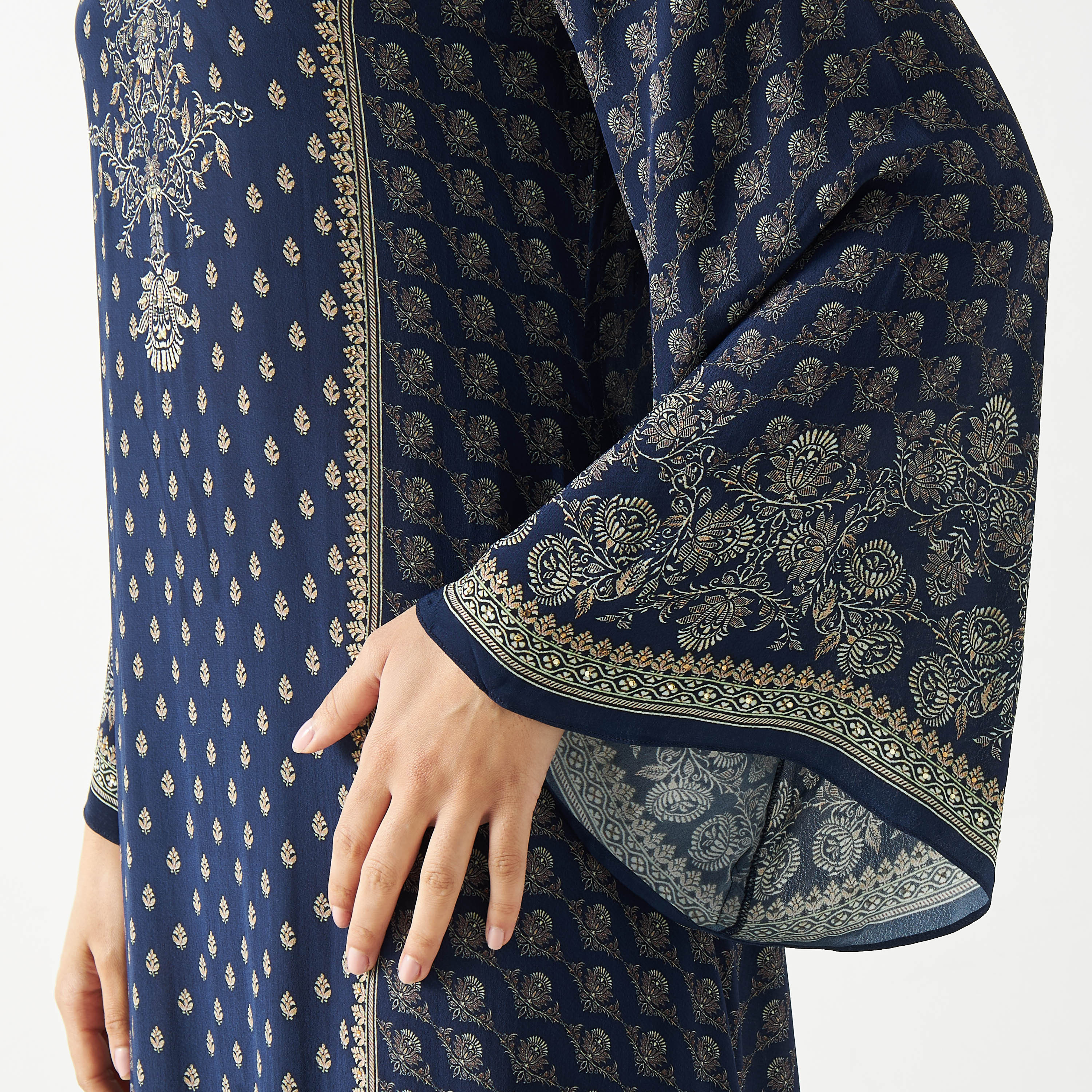All-Over Print Kaftan Maxi Dress with Leaf Neck-women-arabicclothing-kaftan-image-4