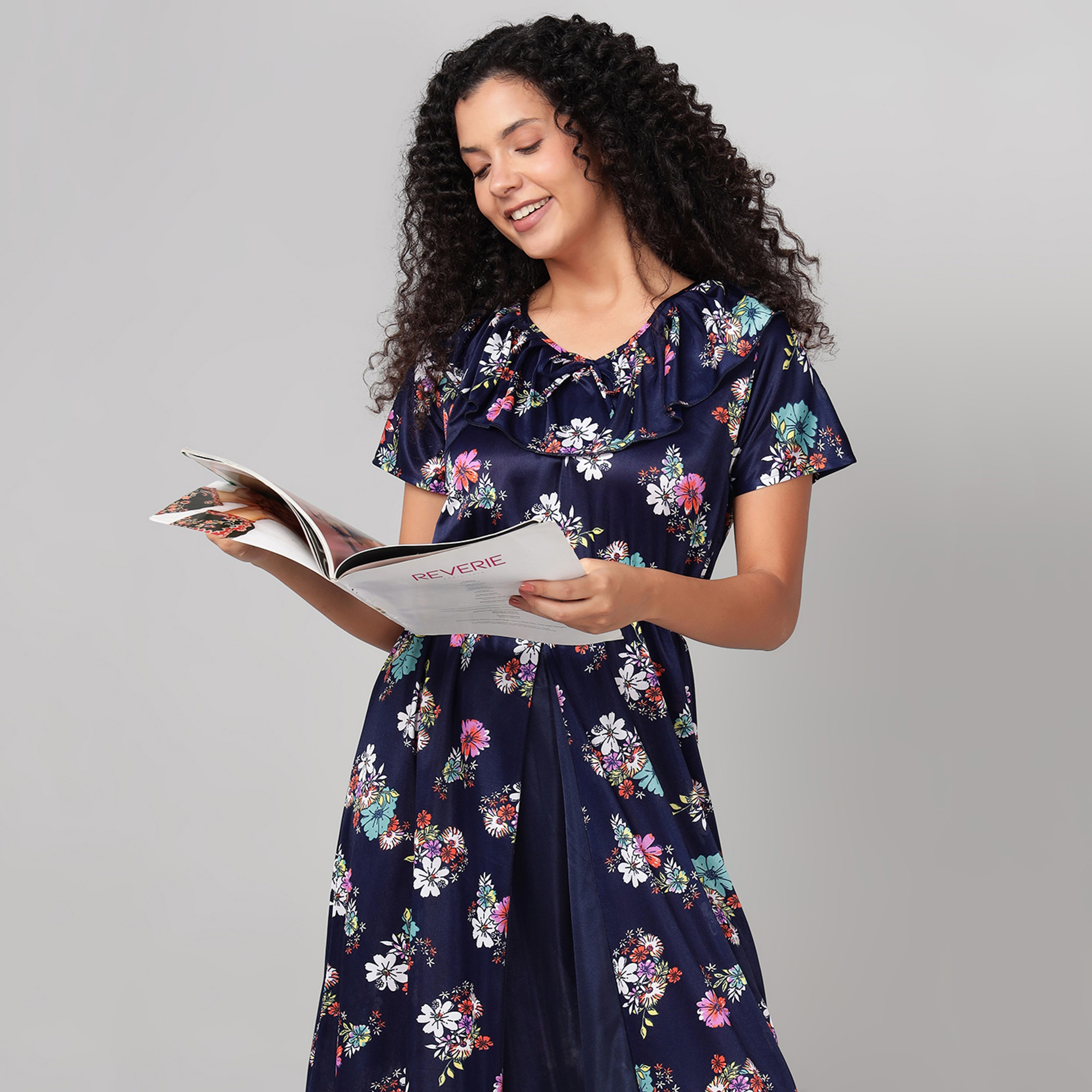 قميص نوم (نايتي) نسائي طويل بطبعة الزهور ولون كحلي من كلوفيا - ساتان-women-clothing-nightwear-nighties-image-2