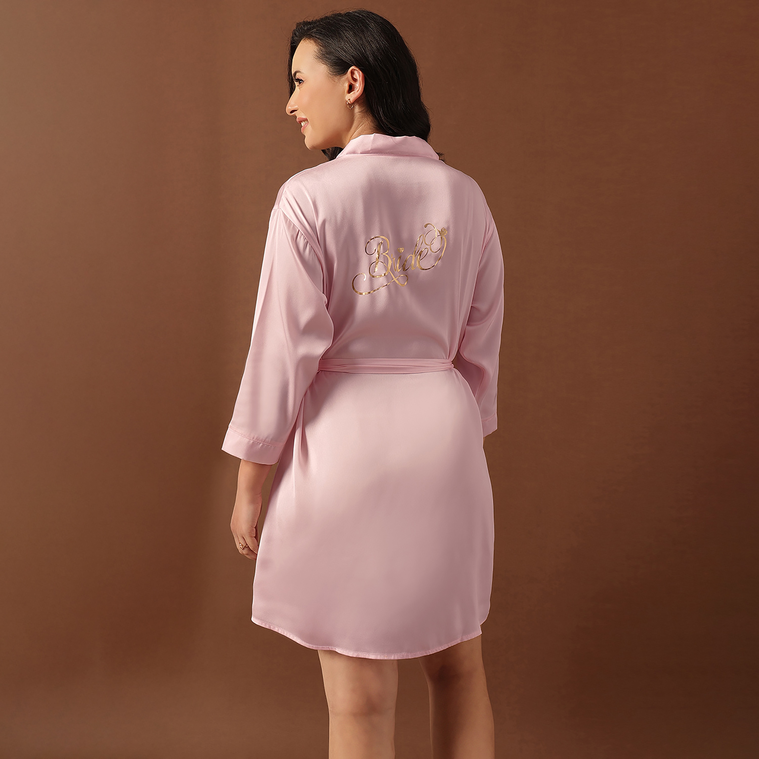 روب قصير للعروس فاخر من الساتان باللون الوردي الفاتح للنساء من كلوفيا-women-clothing-nightwear-robes-image-4